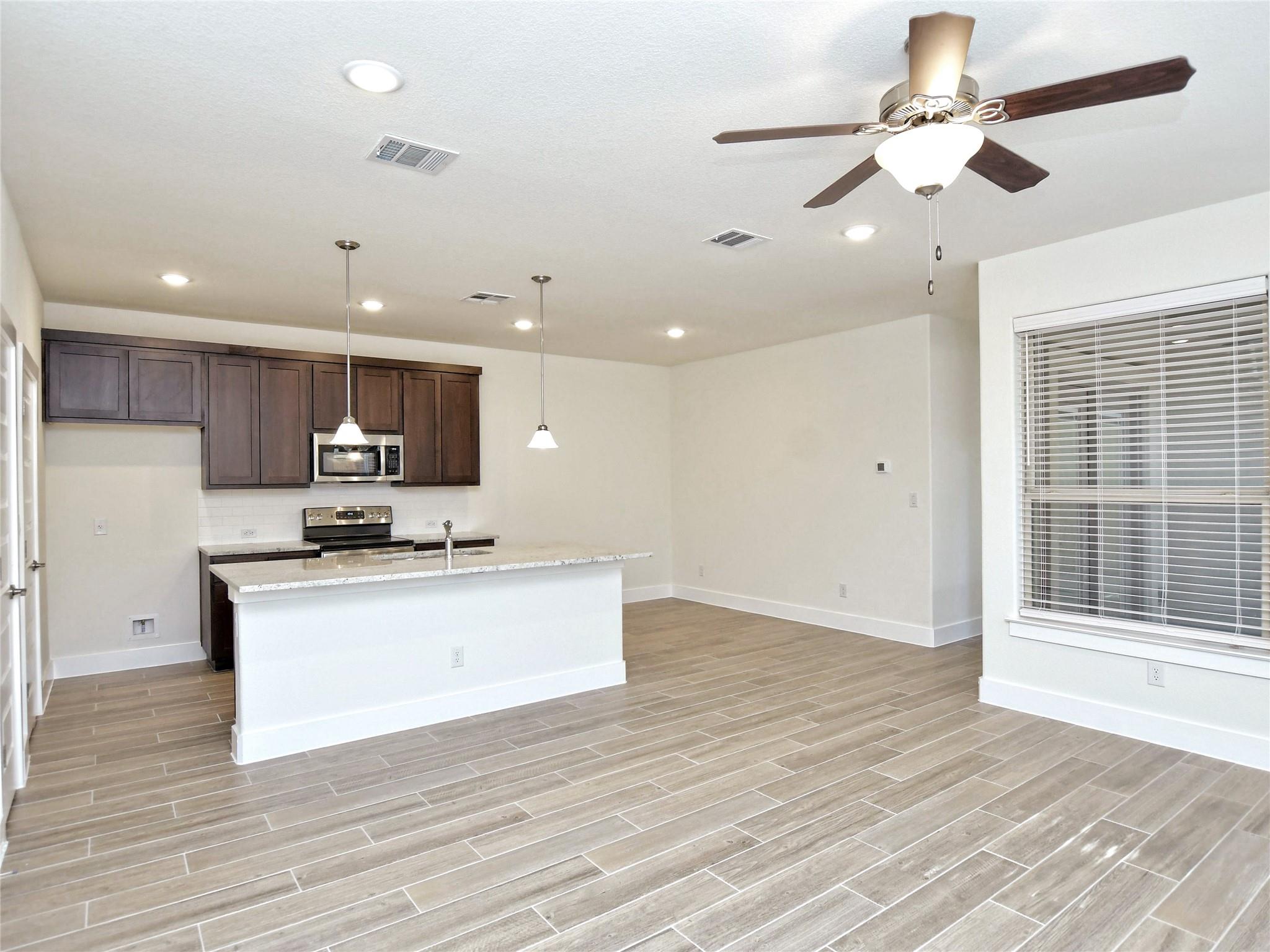603 Parkline Dr # 11B, Georgetown, TX 78626