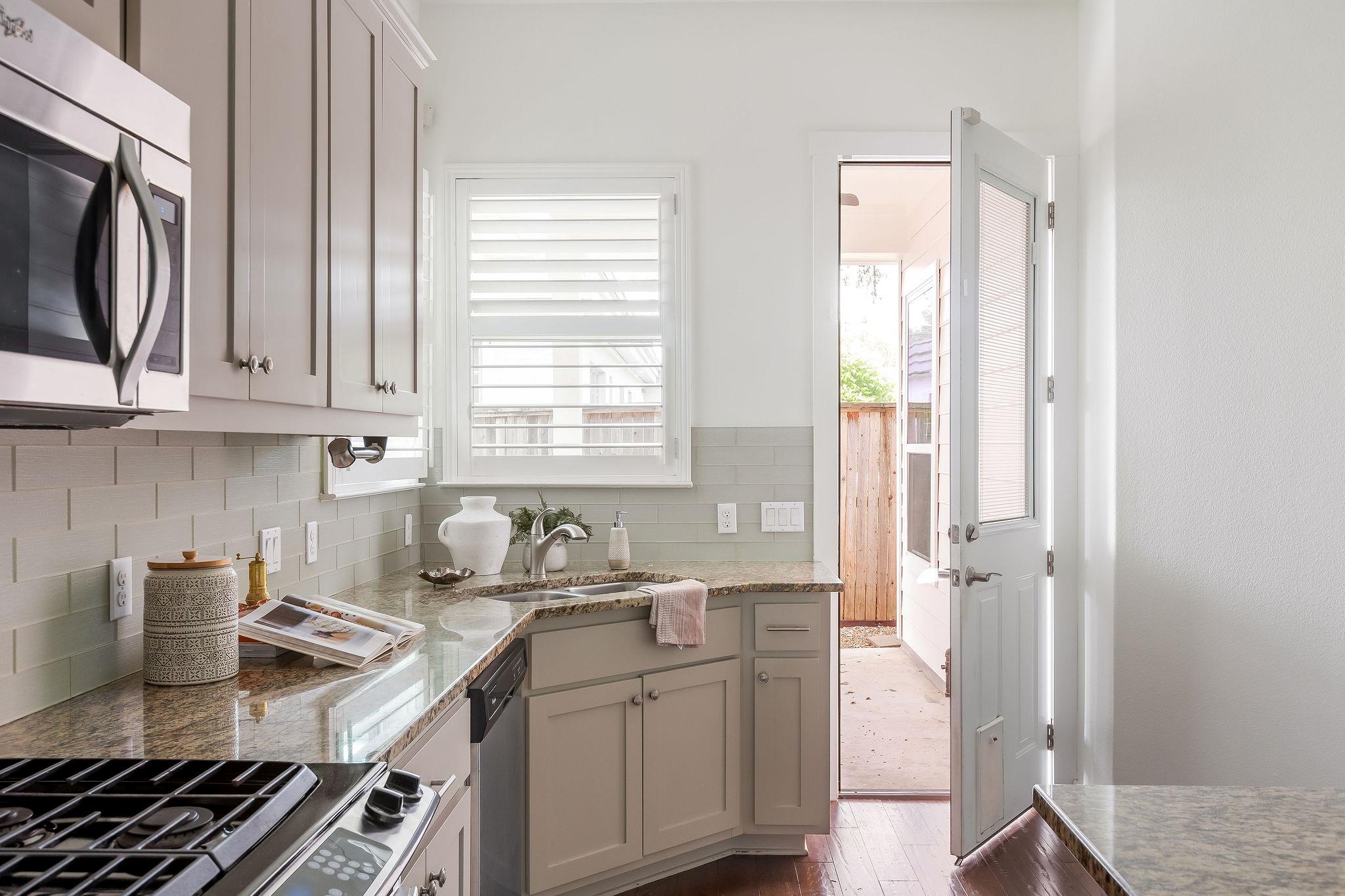 1202 Cotton St, Austin, TX 78702
