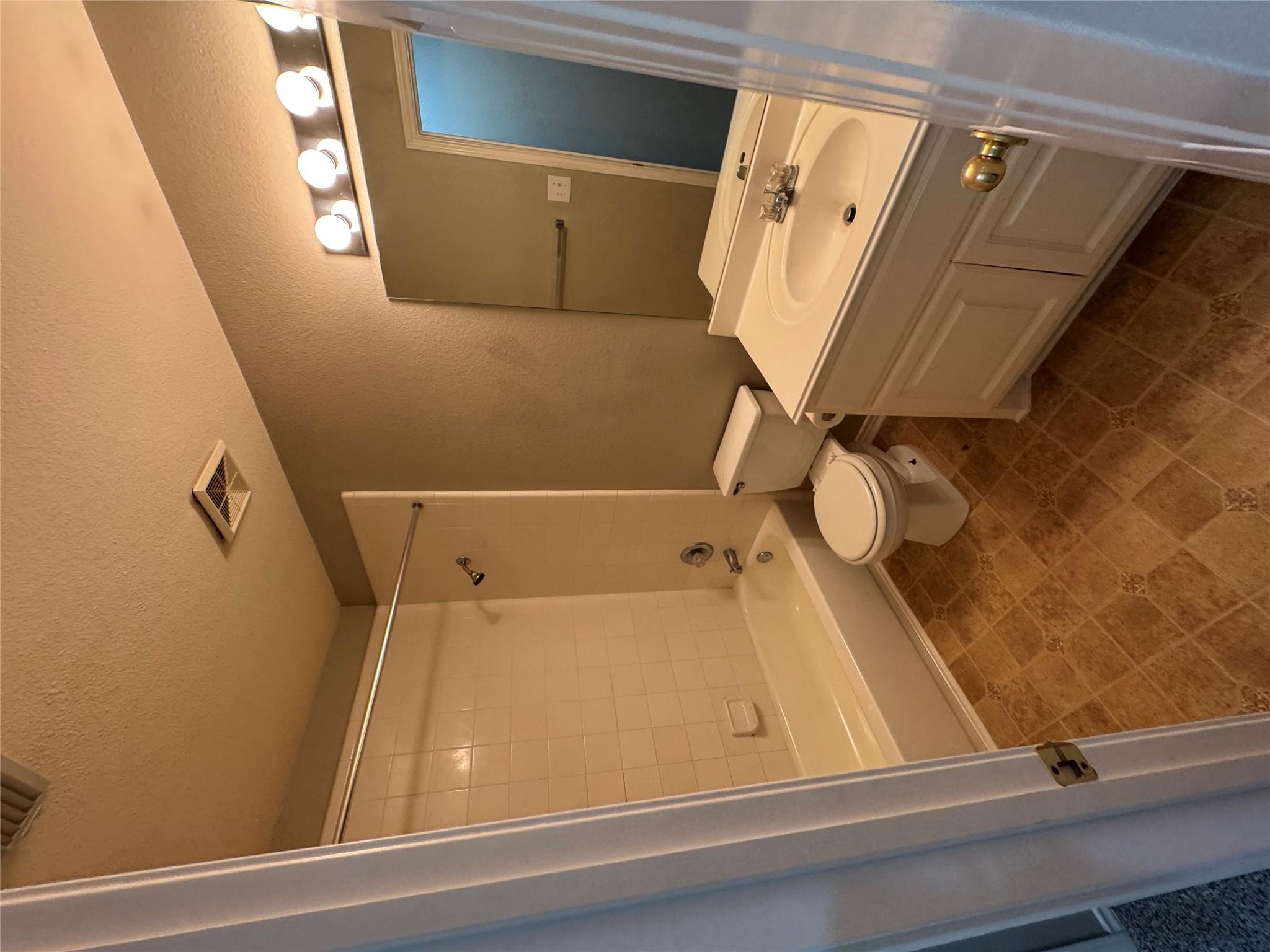 219 Hiver St, Kyle, TX 78640