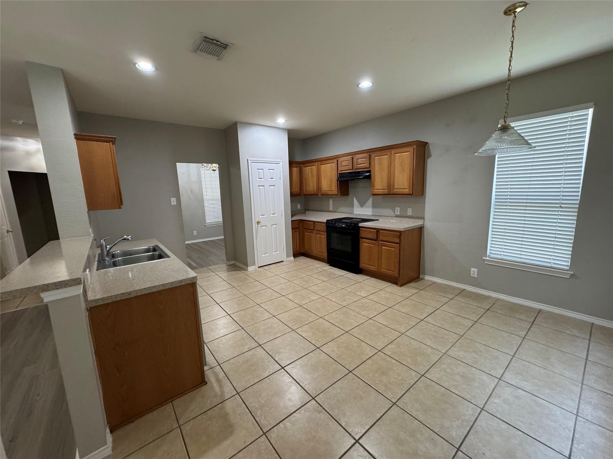219 Hiver St, Kyle, TX 78640