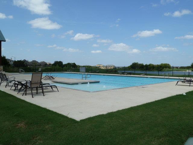 520 Elm Green St, Hutto, TX 78634