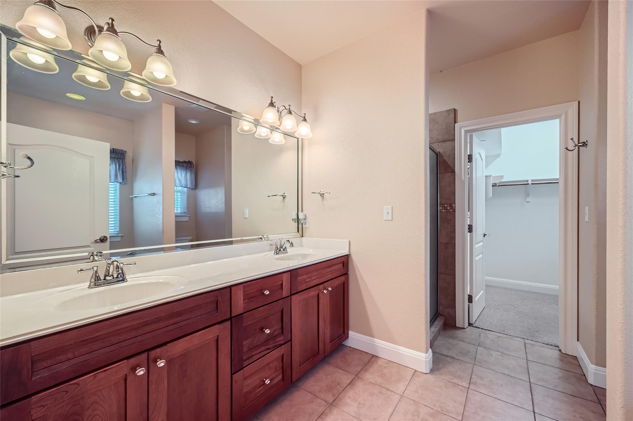240 Hummingbird Way, Martindale, TX 78655