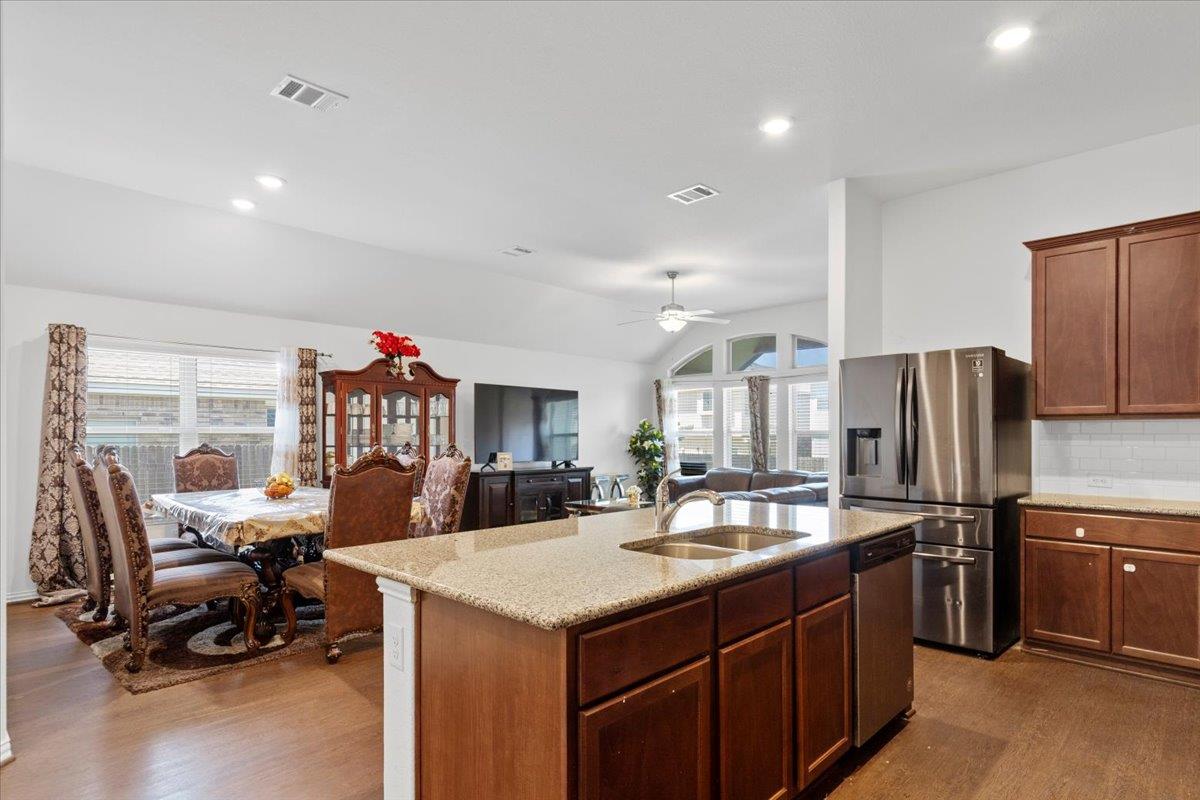 693 Spinnaker Loop, Kyle, TX 78640