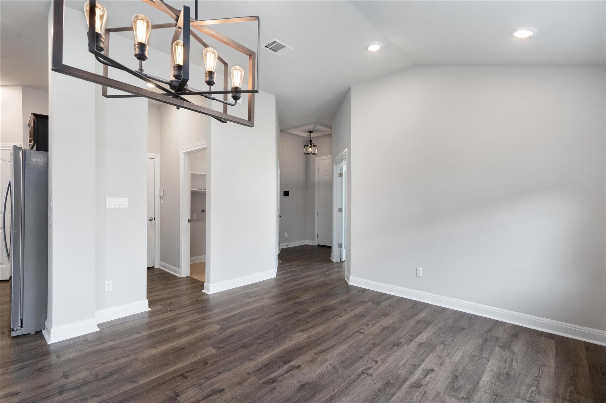 520 Middle Brook Dr, Leander, TX 78641
