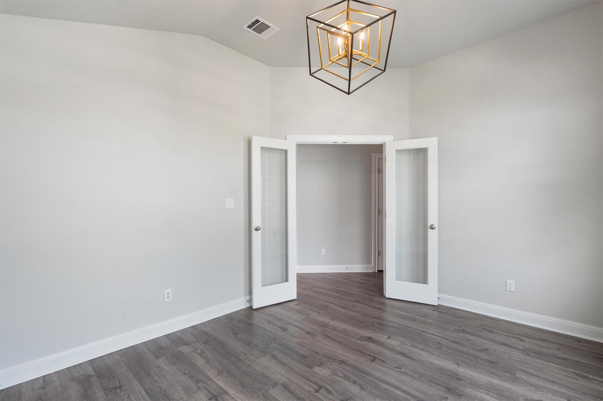 520 Middle Brook Dr, Leander, TX 78641