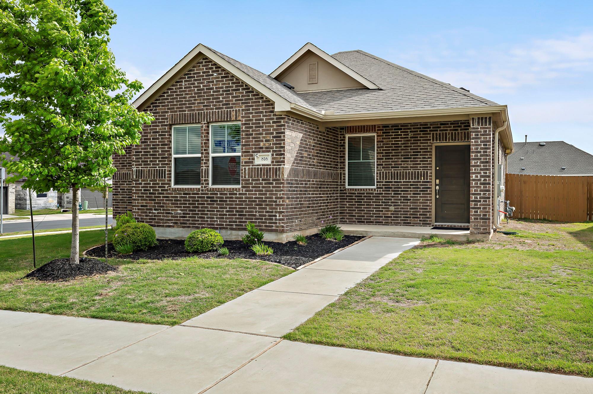 816 Bridle Creek Dr, Georgetown, TX 78626