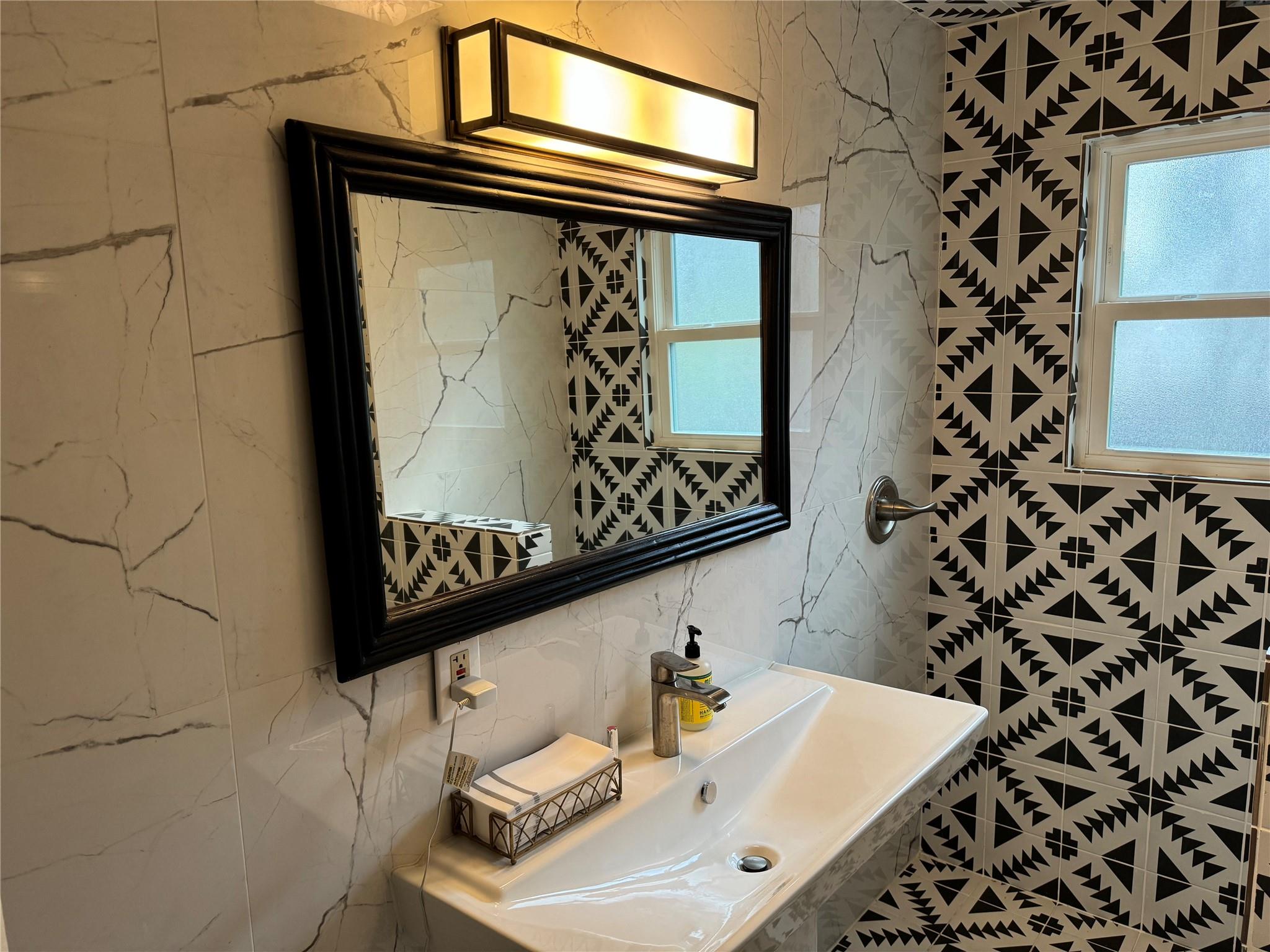 1308 Navasota St, Austin, TX 78702