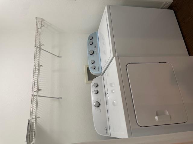 214 Sylvan St, Hutto, TX 78634