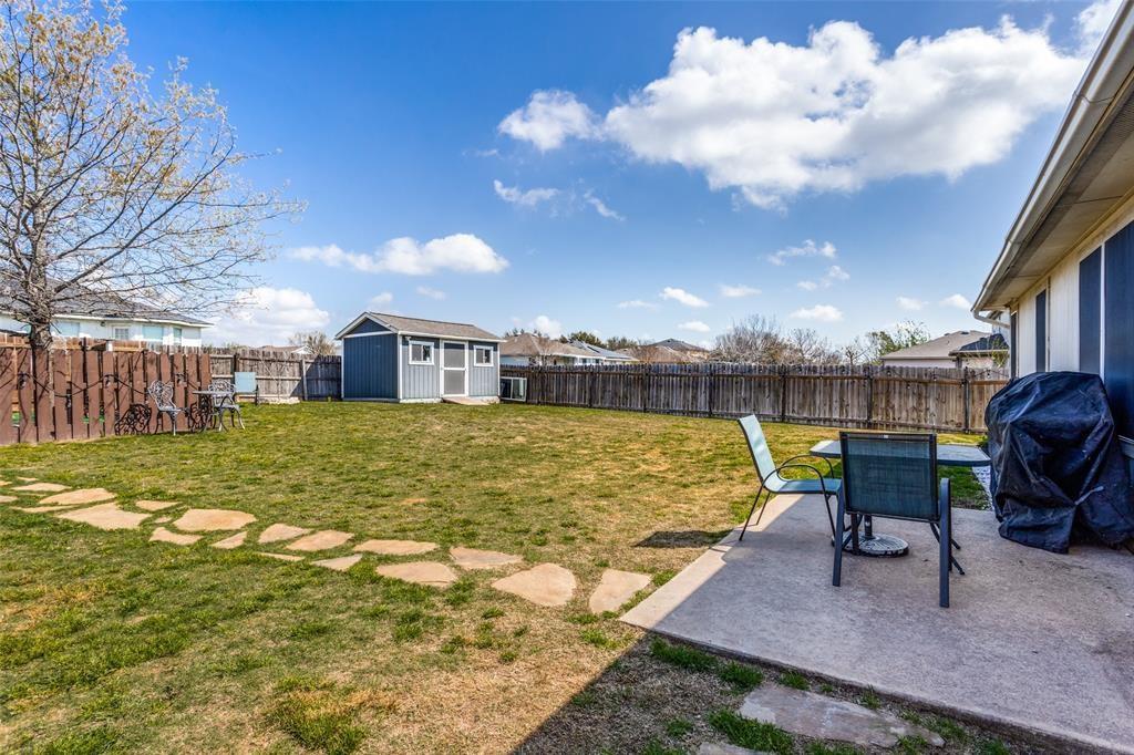 214 Sylvan St, Hutto, TX 78634