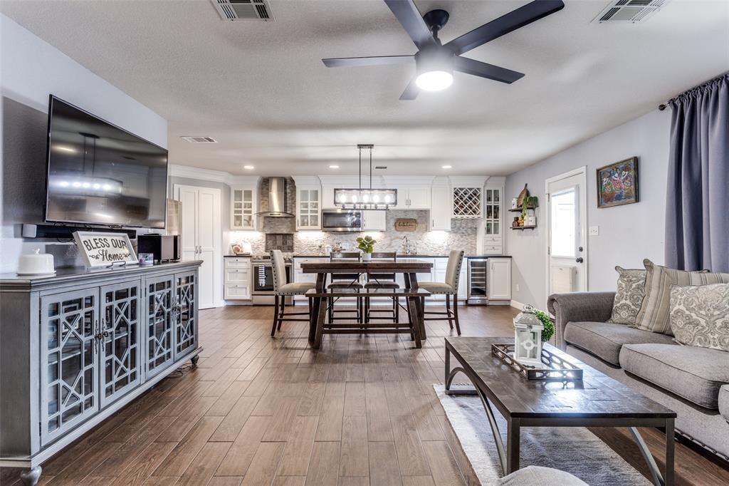 214 Sylvan St, Hutto, TX 78634