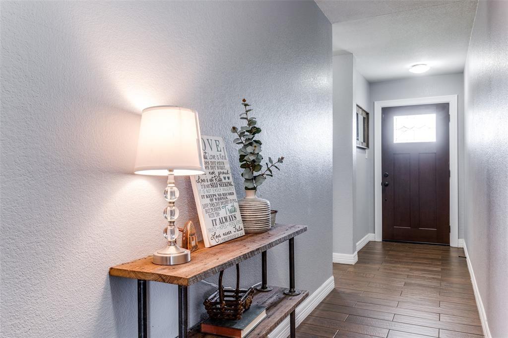 214 Sylvan St, Hutto, TX 78634