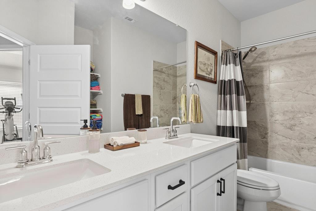 185 Dogvane Cir, Kyle, TX 78640