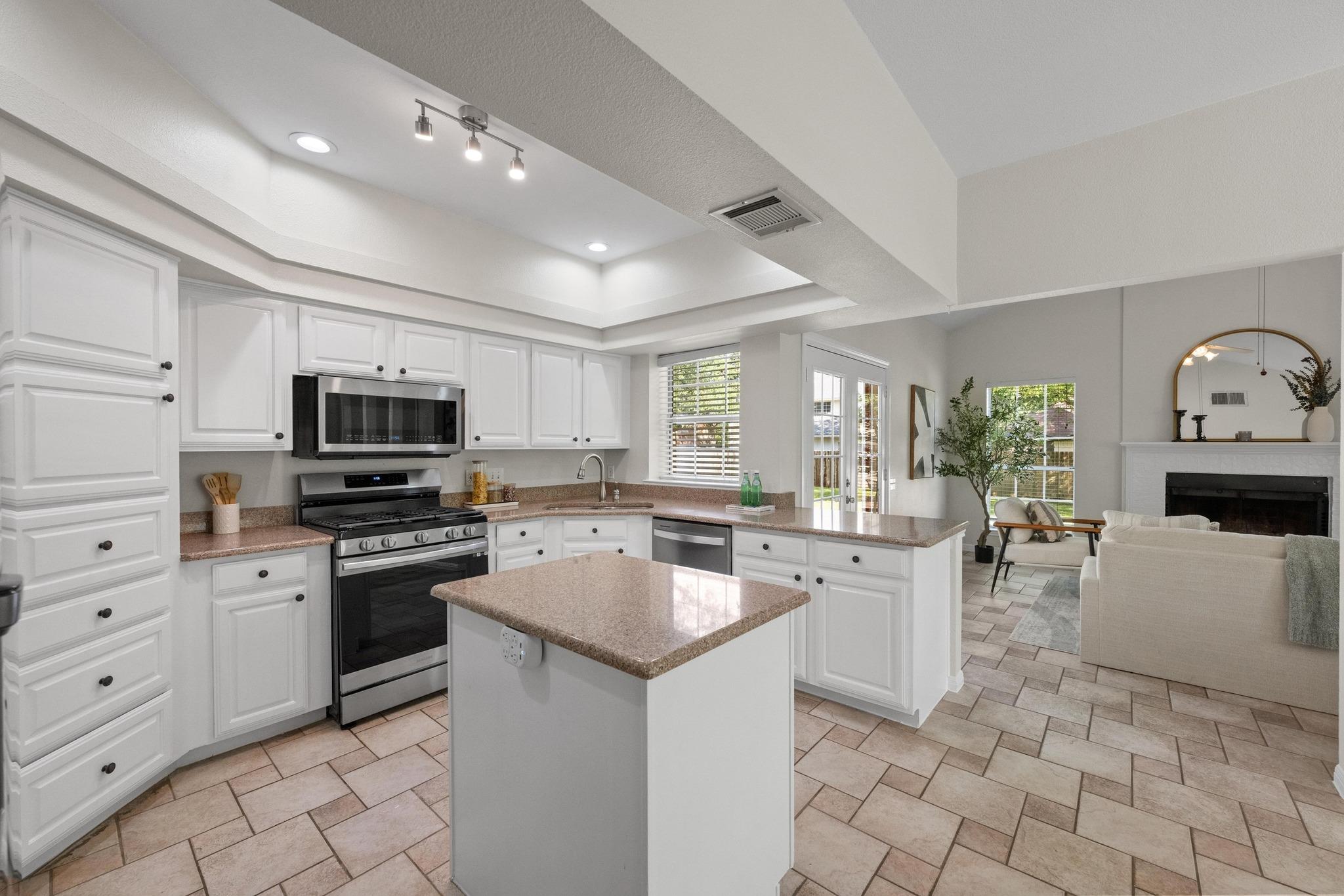6408 Walebridge Ln, Austin, TX 78739