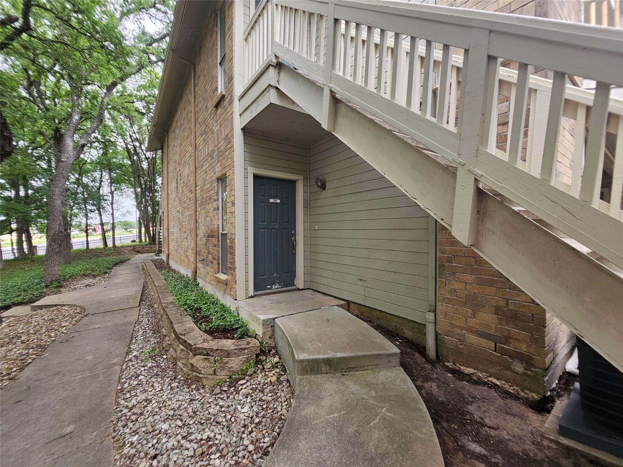 2450 Wickersham Ln # 205, Austin, TX 78741