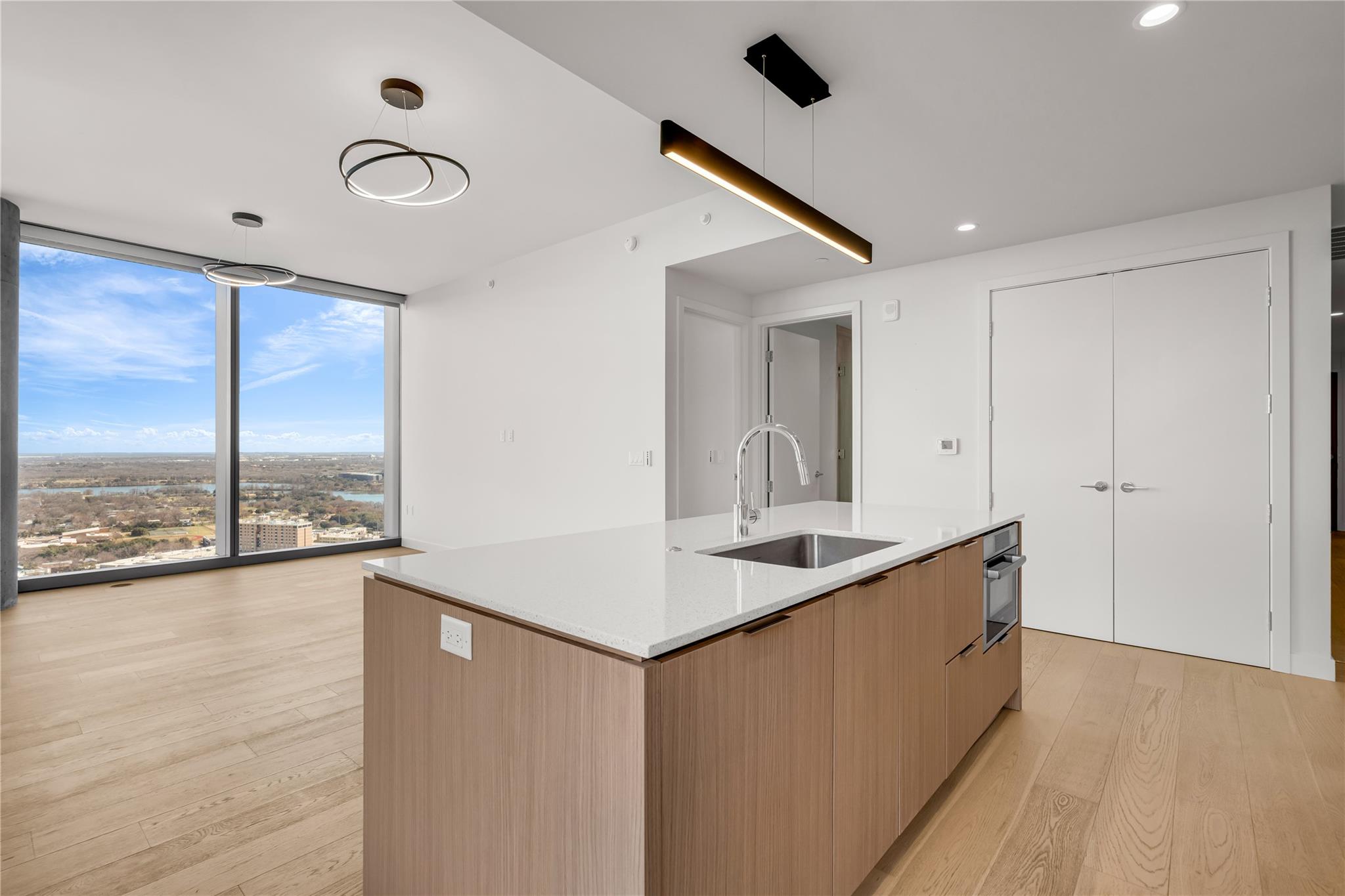 44 East Ave # 3107, Austin, TX 78701