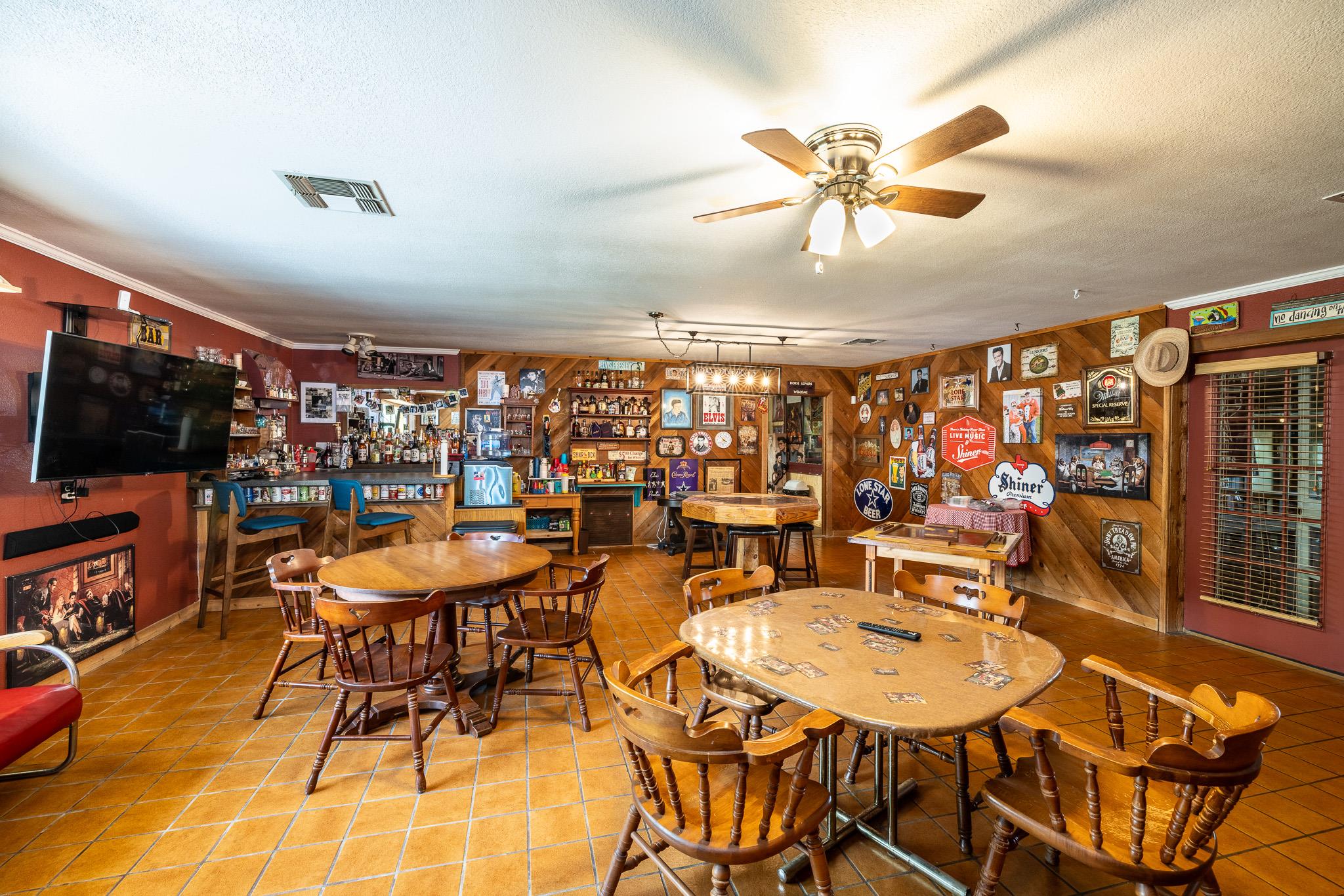 110 Live Oak St, Gonzales, TX 78629