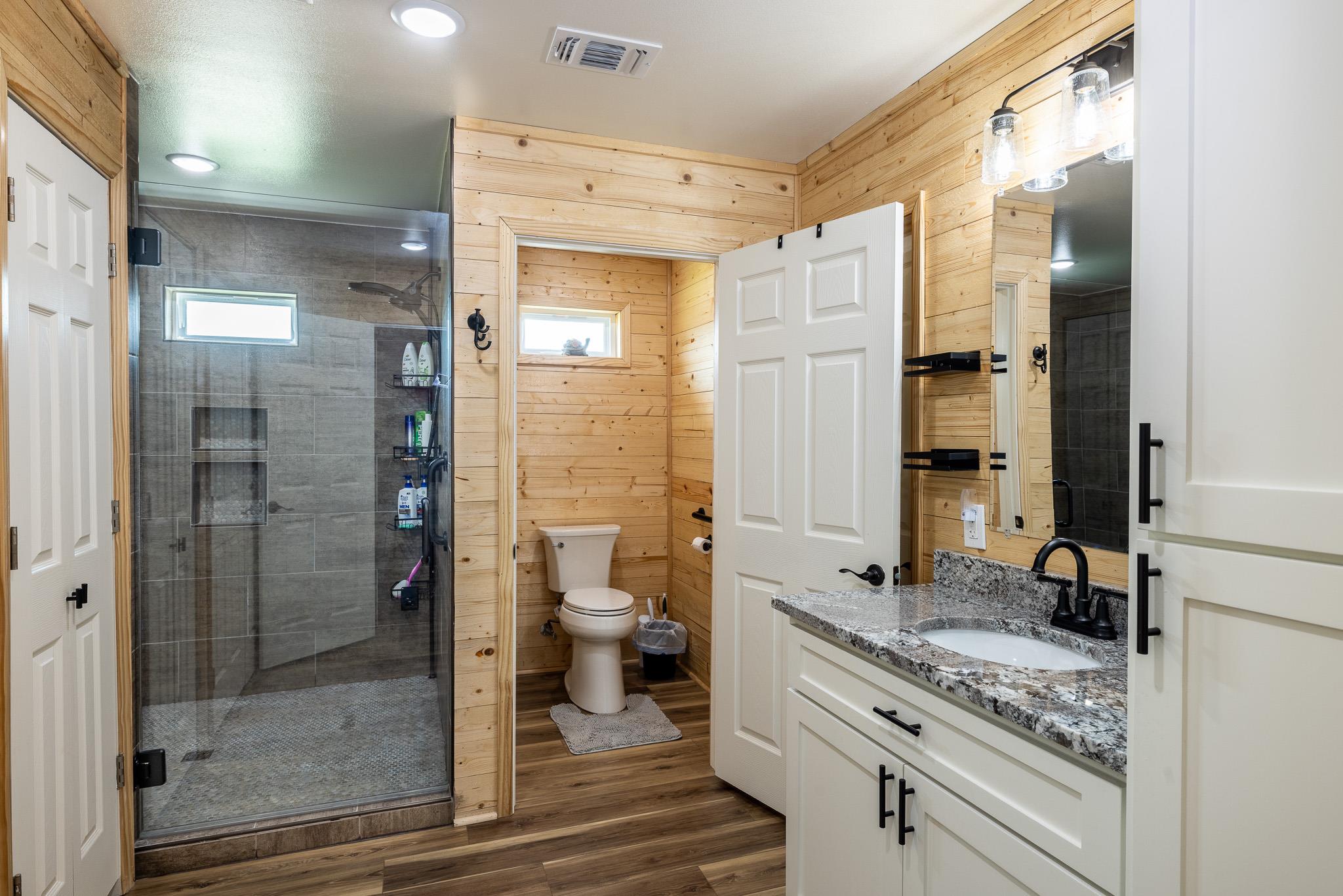 110 Live Oak St, Gonzales, TX 78629