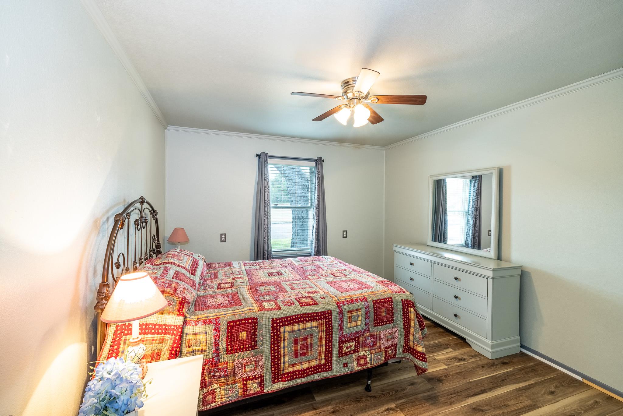 110 Live Oak St, Gonzales, TX 78629