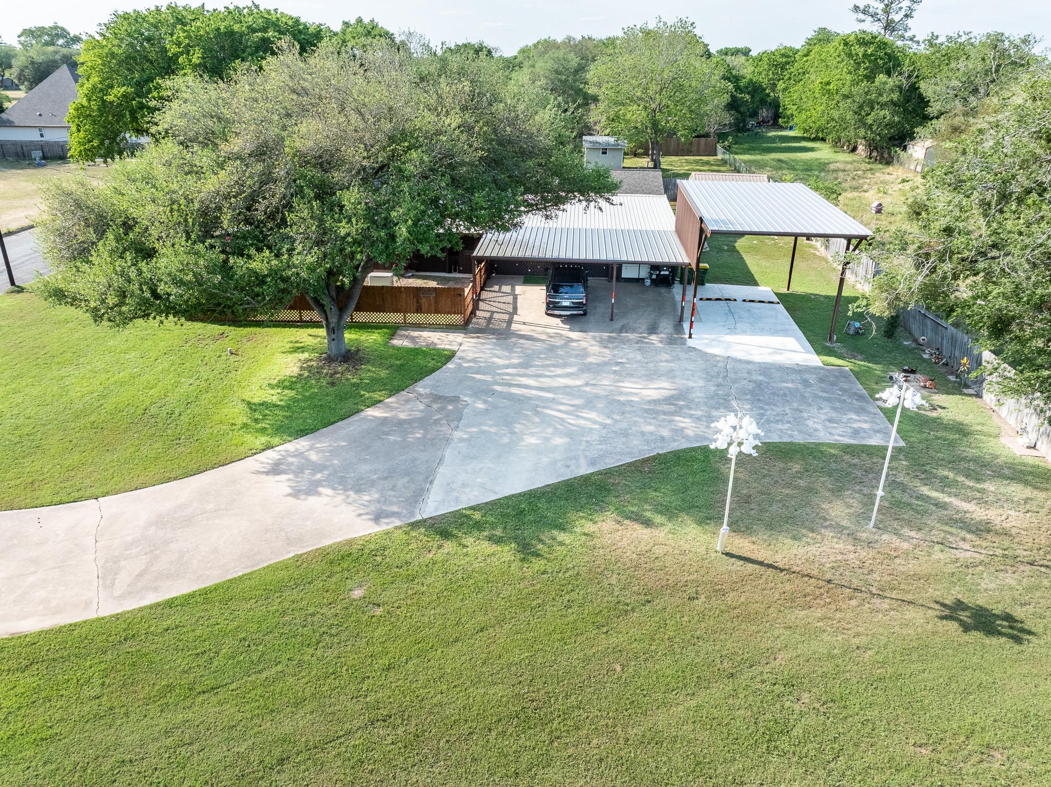 110 Live Oak St, Gonzales, TX 78629