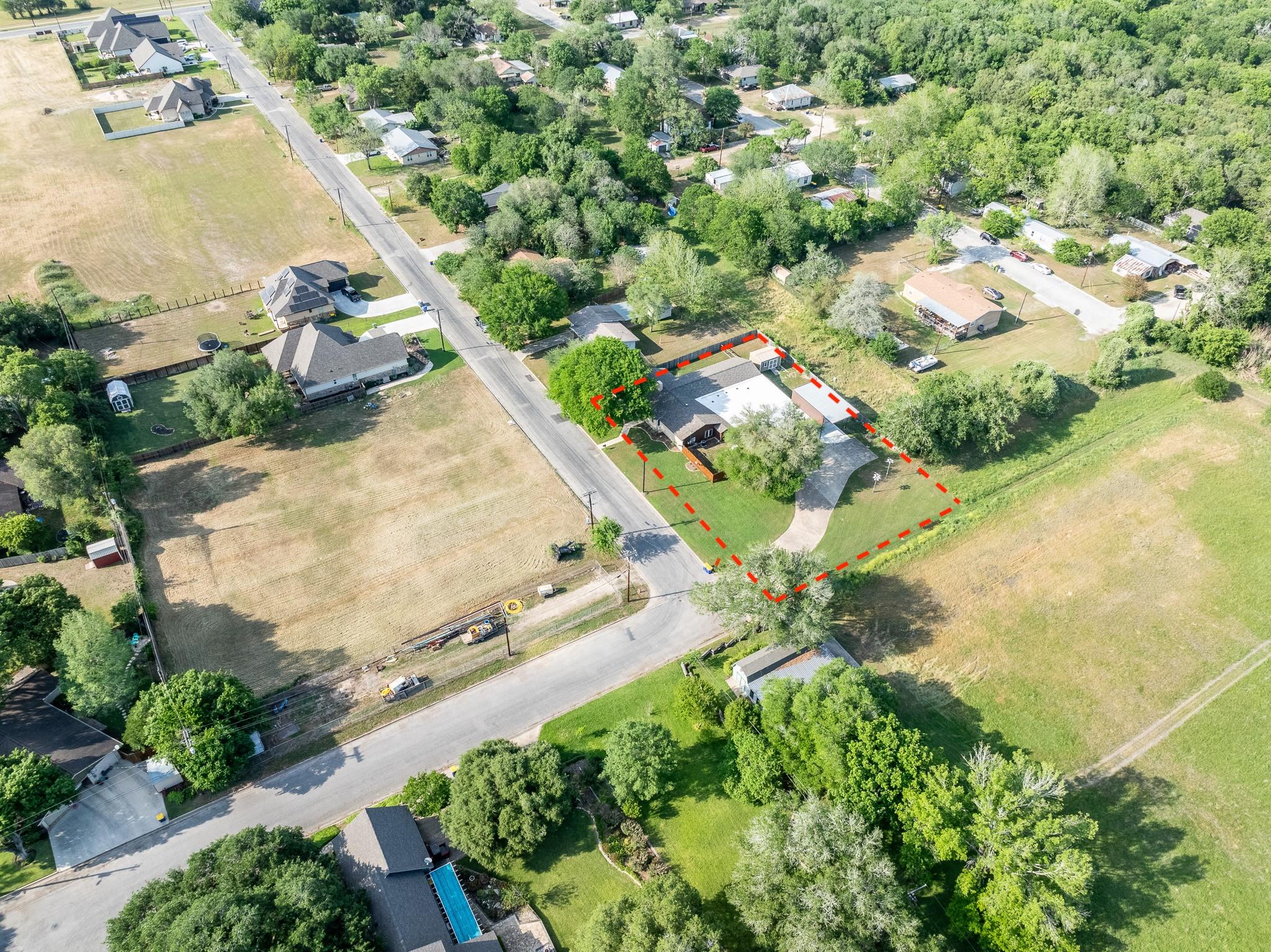 110 Live Oak St, Gonzales, TX 78629