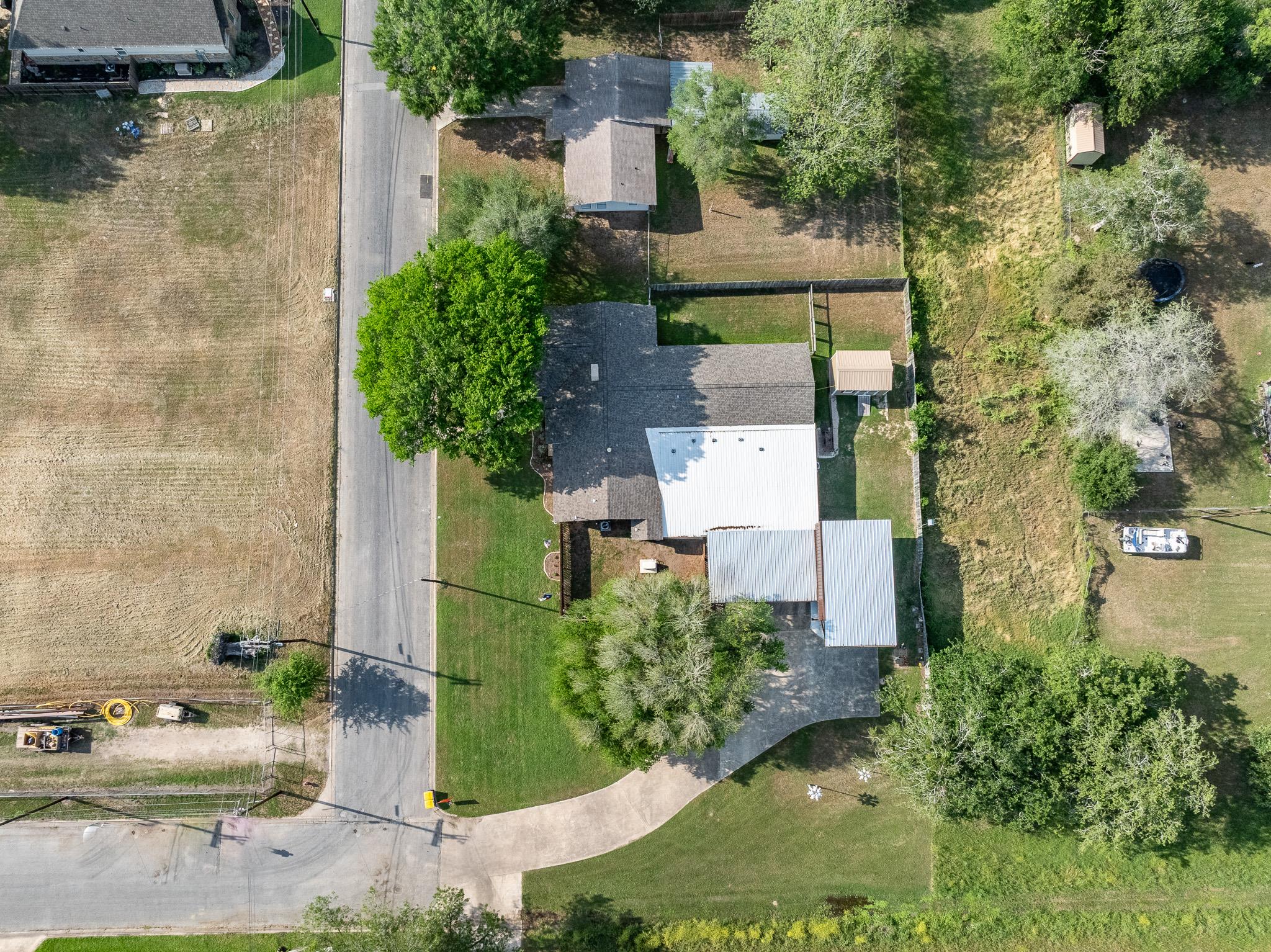 110 Live Oak St, Gonzales, TX 78629