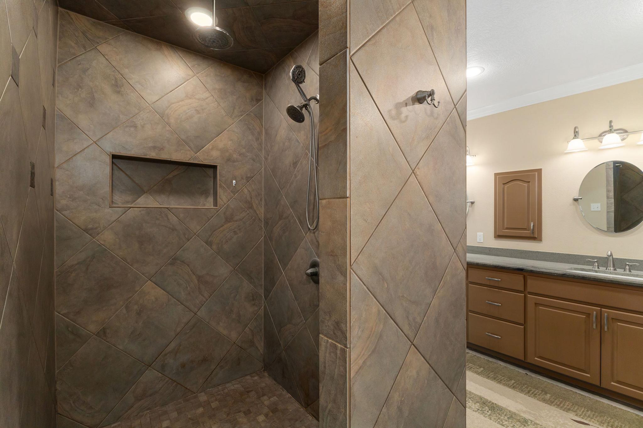1847 County Road 248, Schulenburg, TX 78956