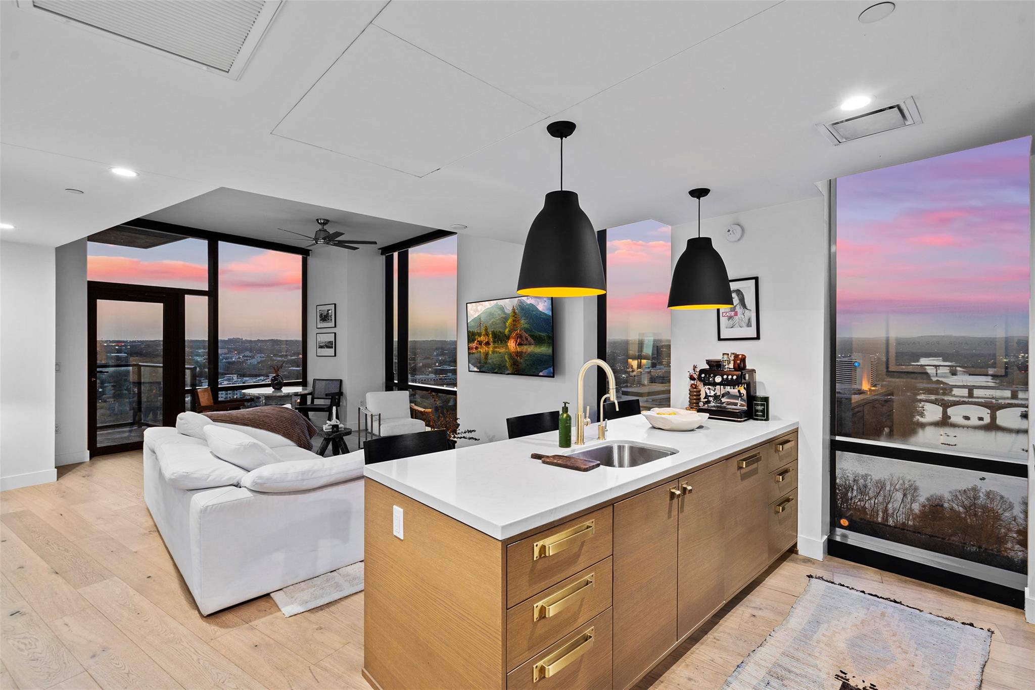 70 Rainey St # 1802, Austin, TX 78701
