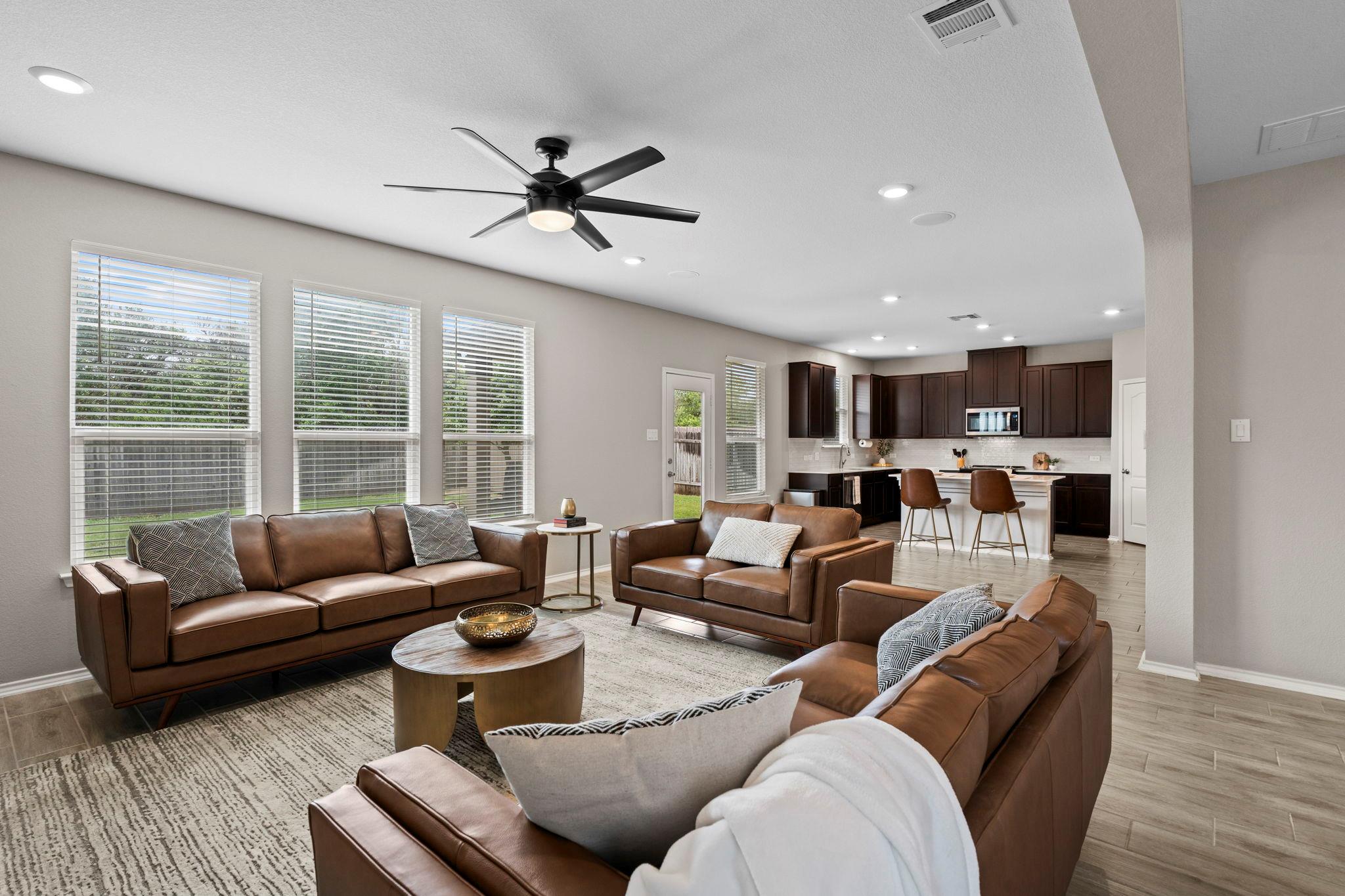 330 Conestoga Dr, Kyle, TX 78640
