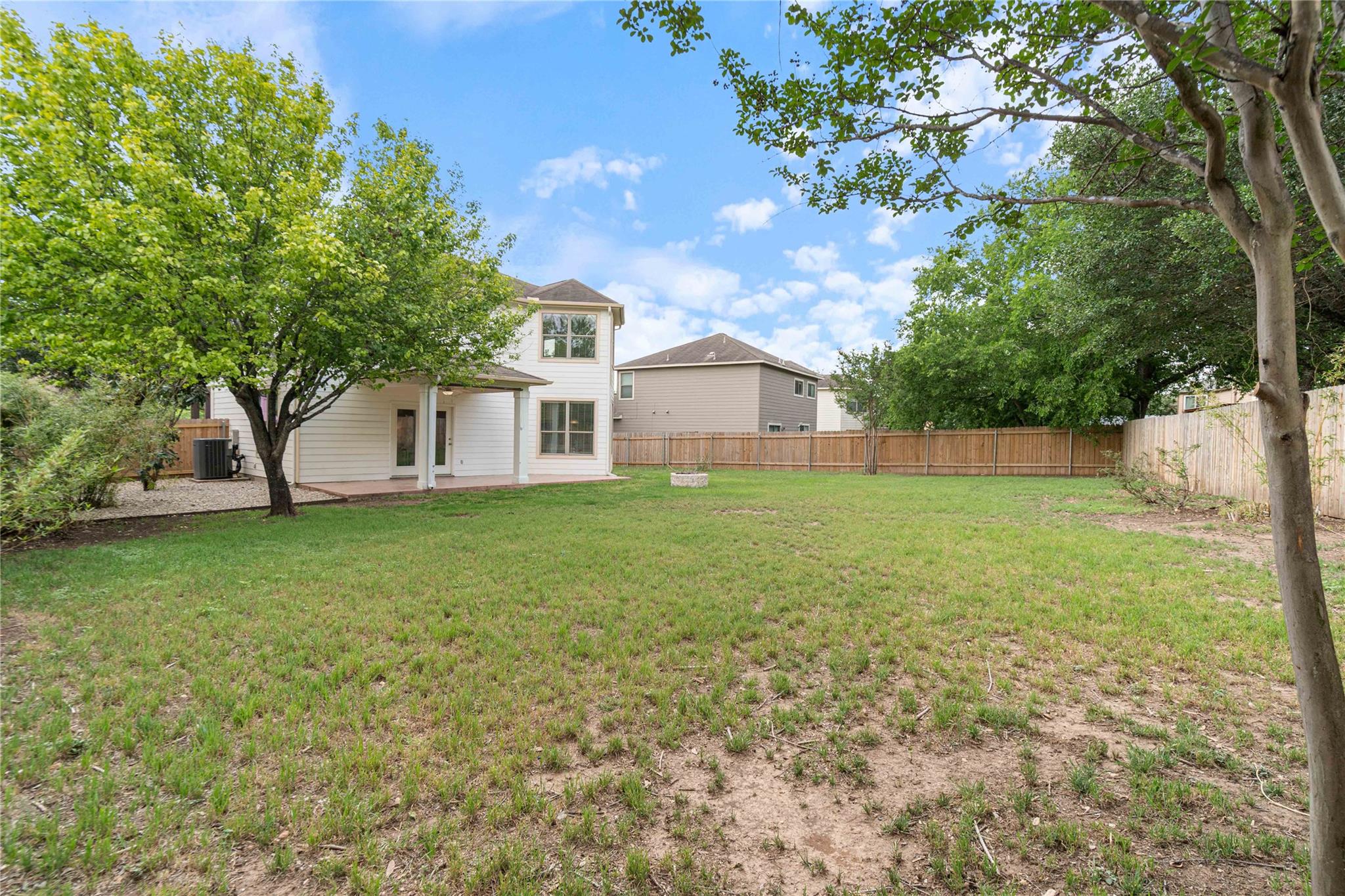 5201 N Hearsey Dr, Austin, TX 78744