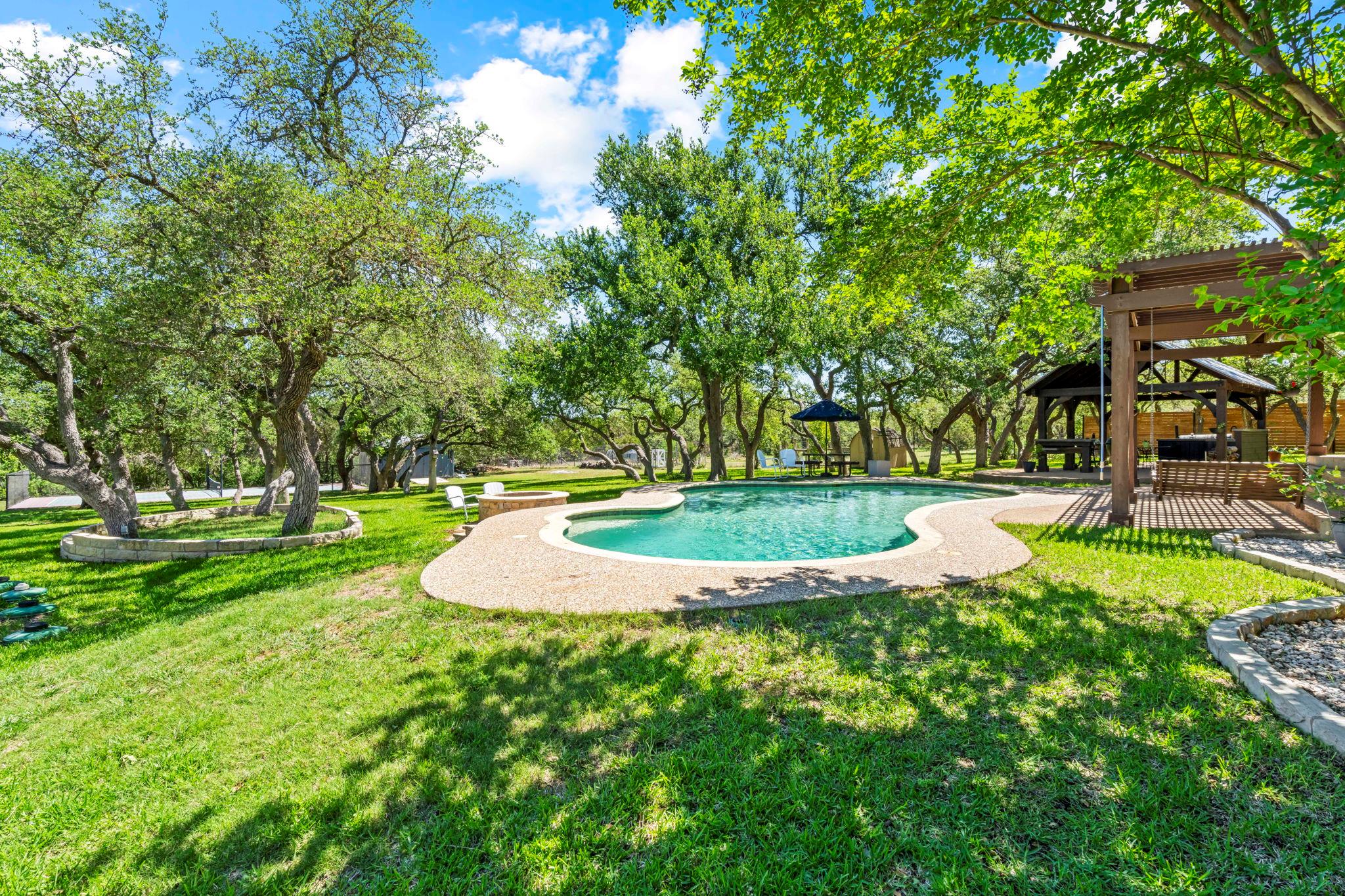 1002 N Canyonwood Dr, Dripping Springs, TX 78620