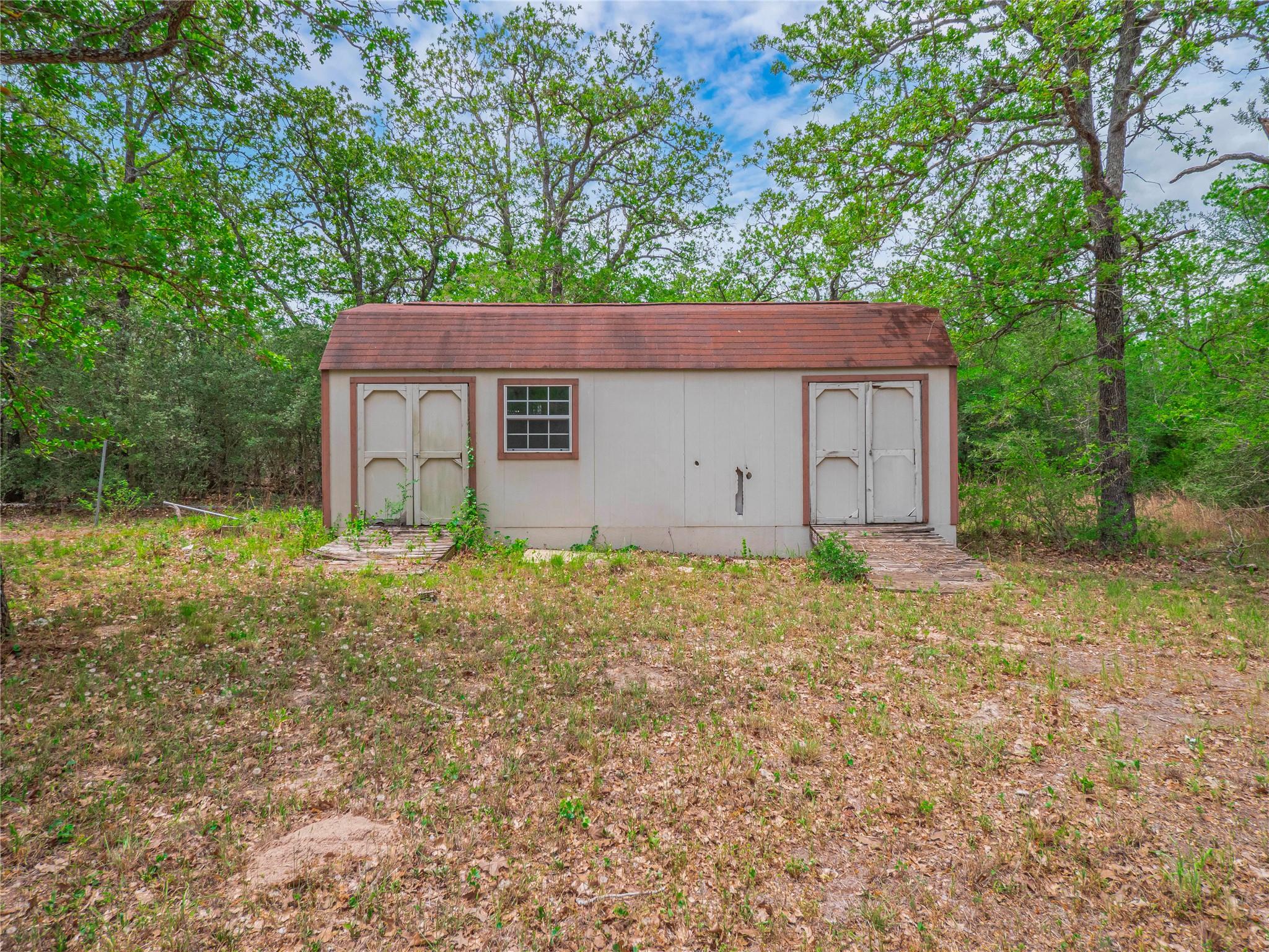 222 Indiana Rd, Lockhart, TX 78644