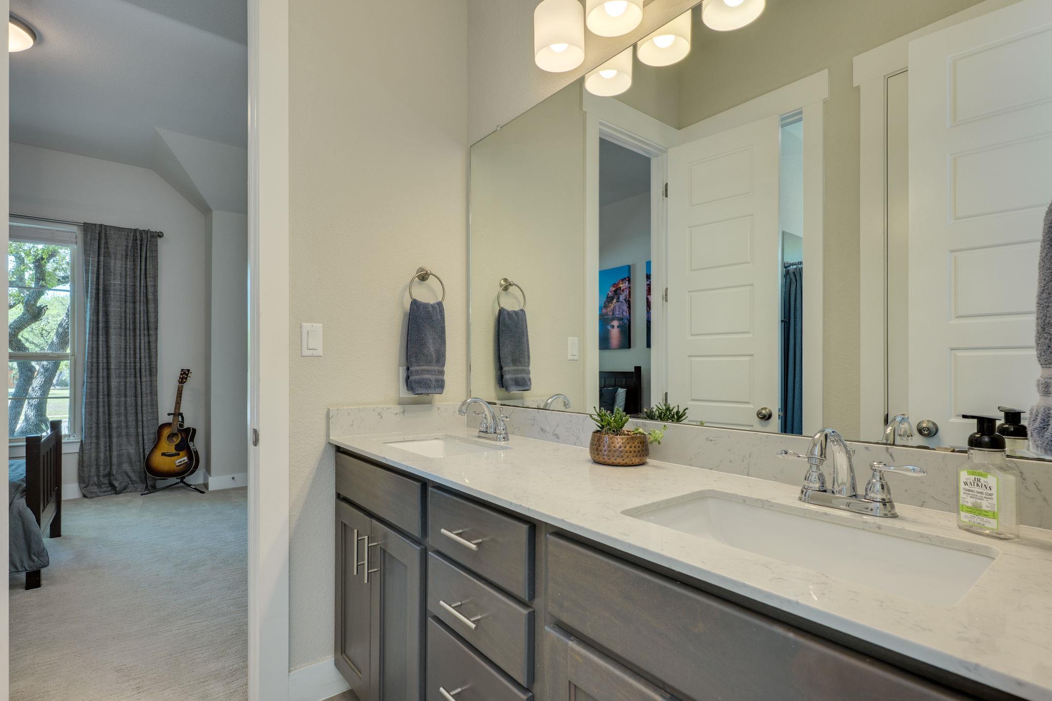 2724 Rain Song Dr, Leander, TX 78641