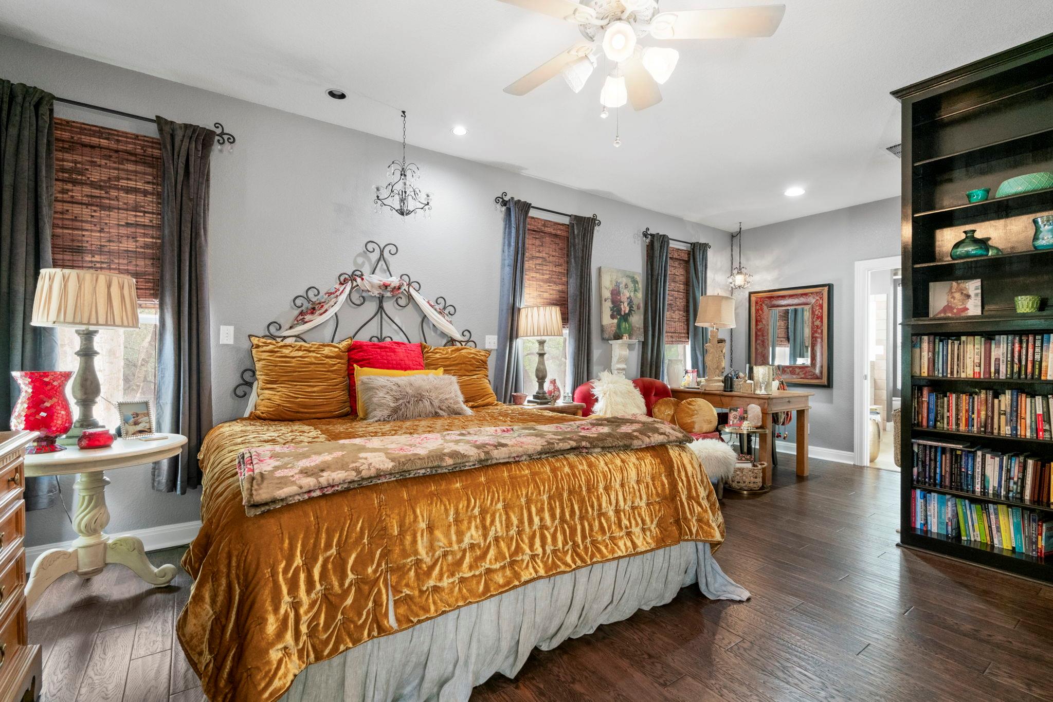 10921 Long Branch Dr, Austin, TX 78736