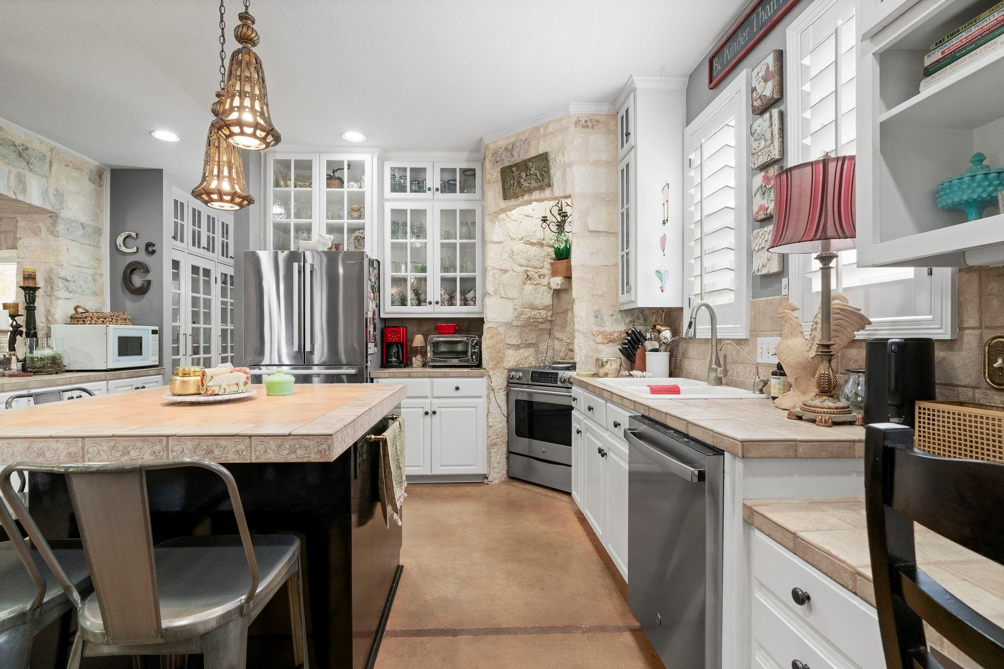 10921 Long Branch Dr, Austin, TX 78736