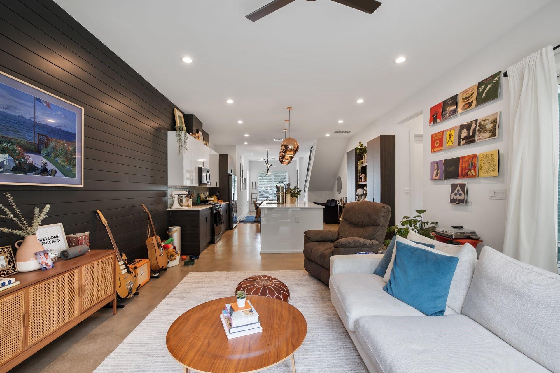 6112 Calmar Cv # A, Austin, TX 78721