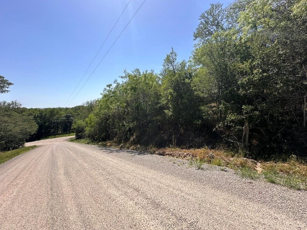 150 Waikiki Dr, Bastrop, TX 78602
