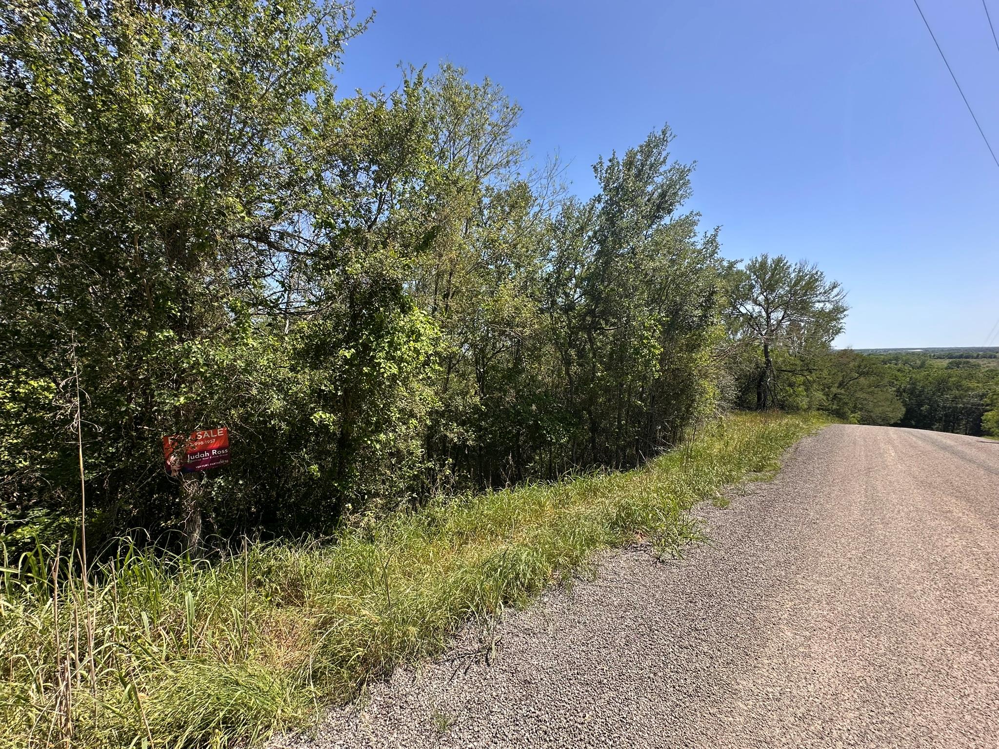 147 Waikiki Dr, Bastrop, TX 78602