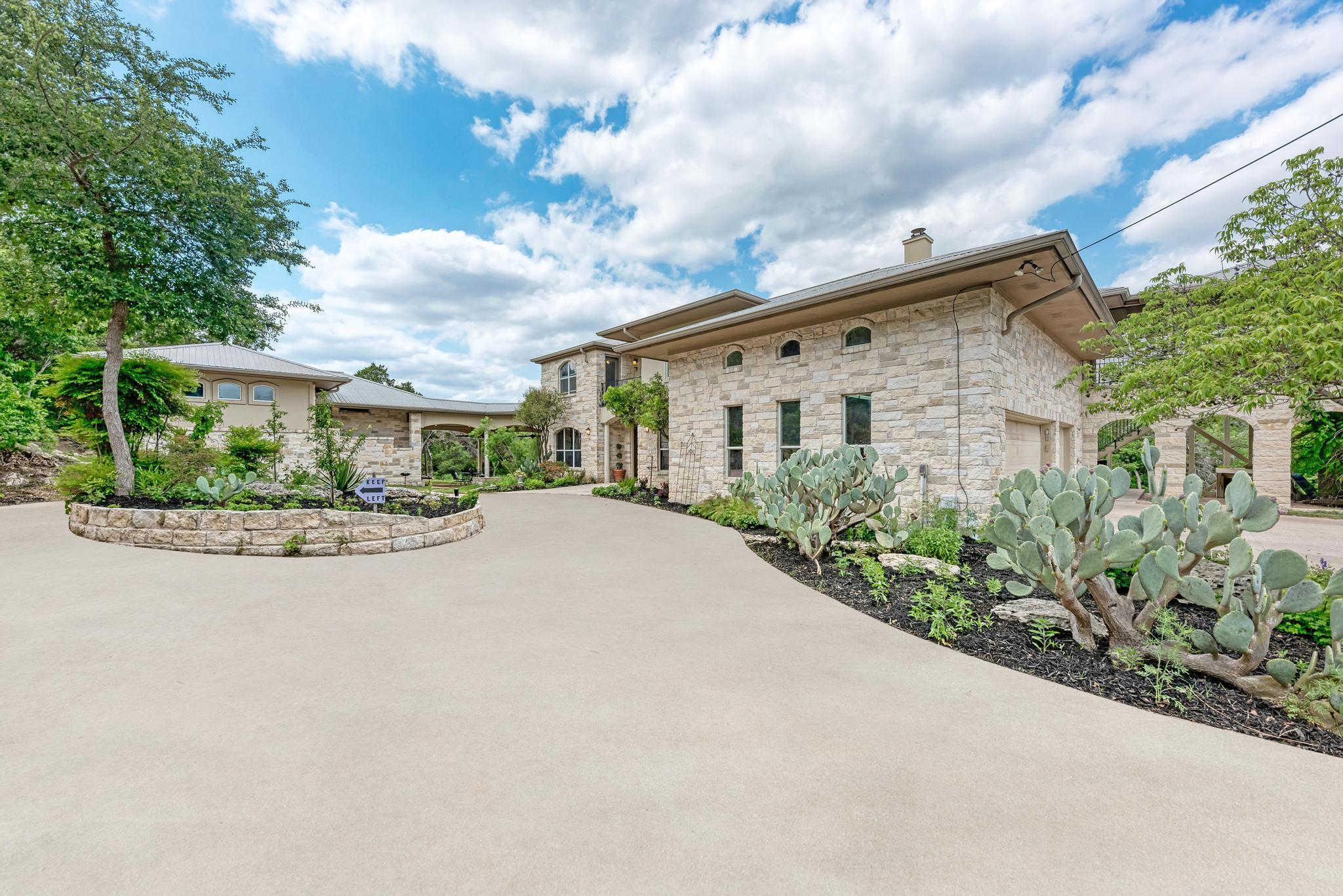 12326 Hanging Valley Dr, Austin, TX 78726