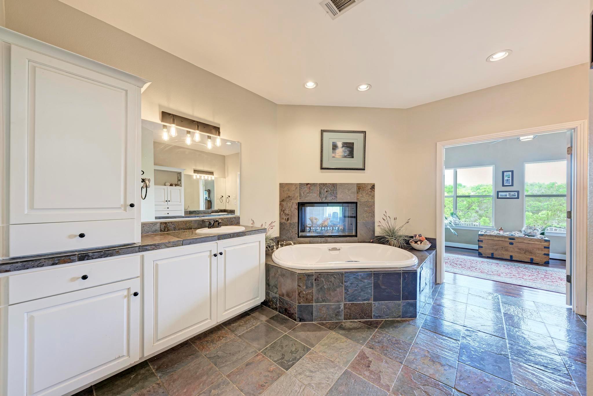 12326 Hanging Valley Dr, Austin, TX 78726