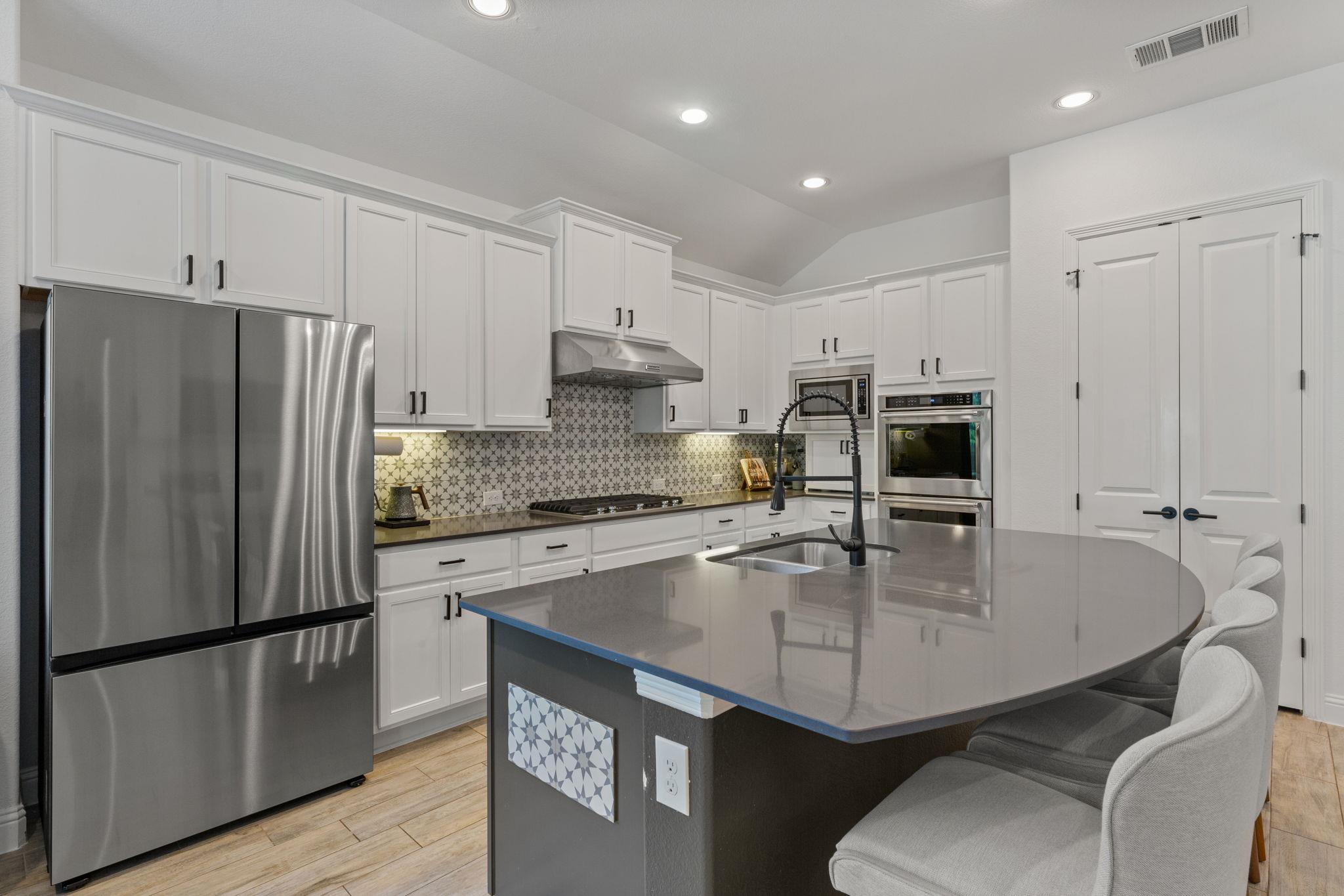 402 Premier Park Loop, Dripping Springs, TX 78620