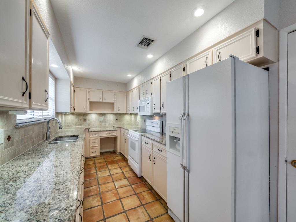 620 Lake Island Dr, Canyon Lake, TX 78133