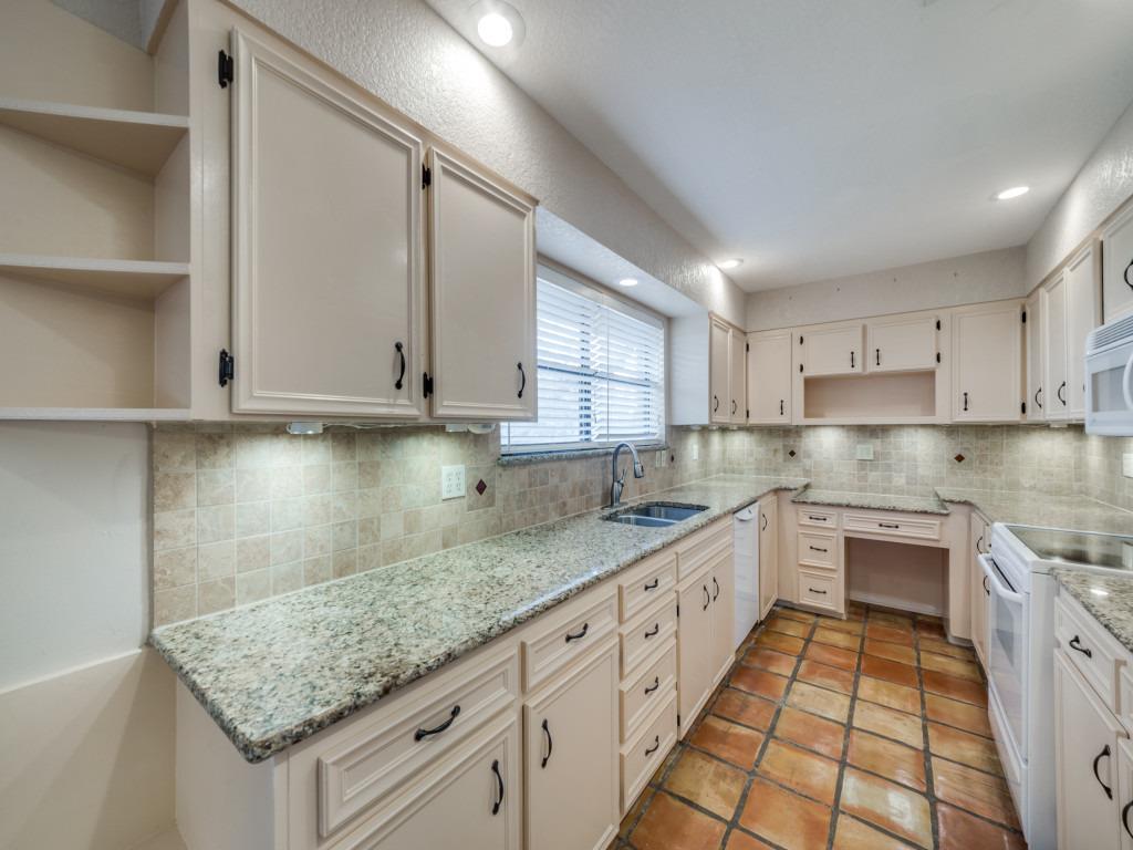 620 Lake Island Dr, Canyon Lake, TX 78133