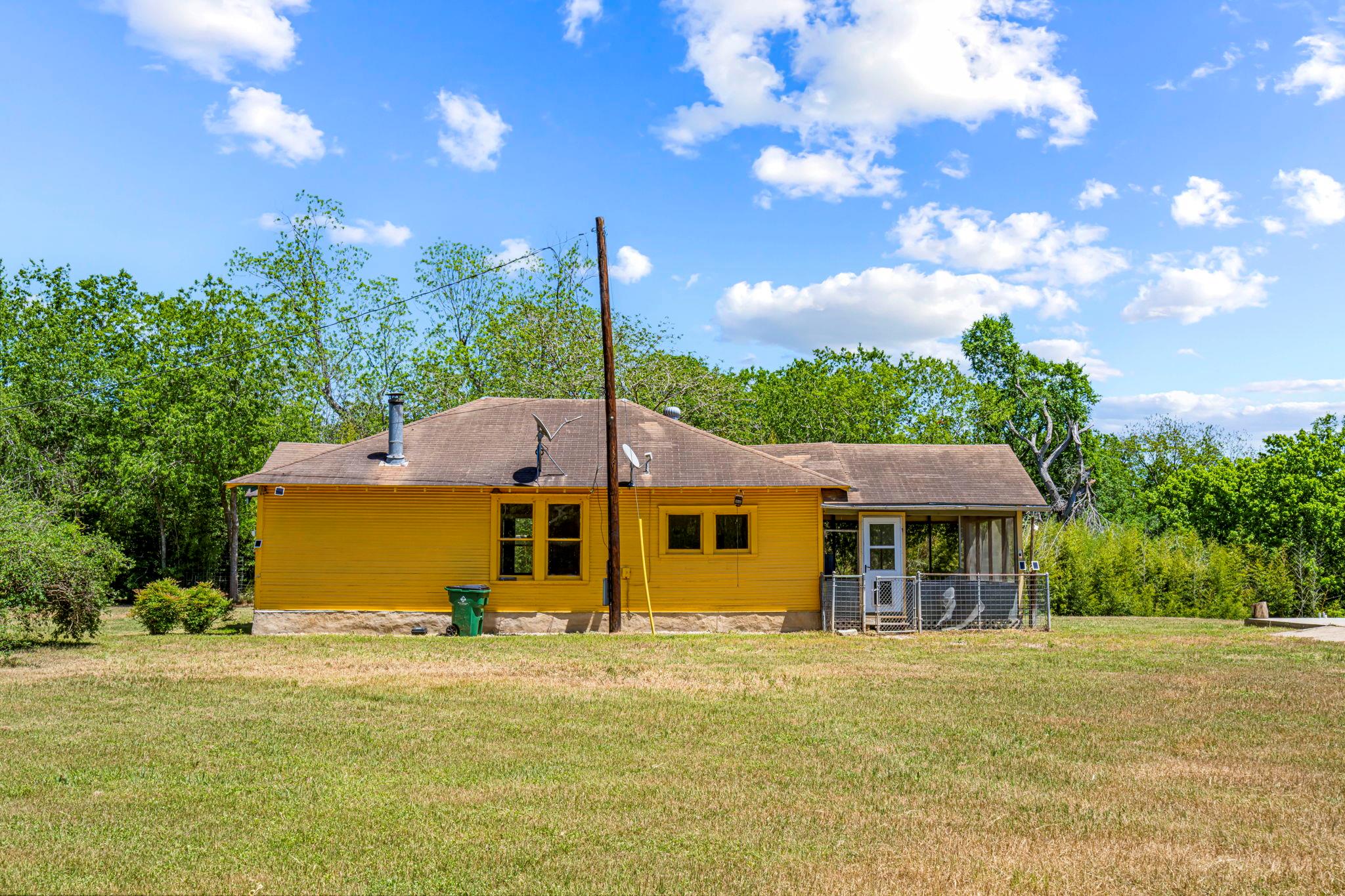 2811 Whirlaway Dr, Del Valle, TX 78617