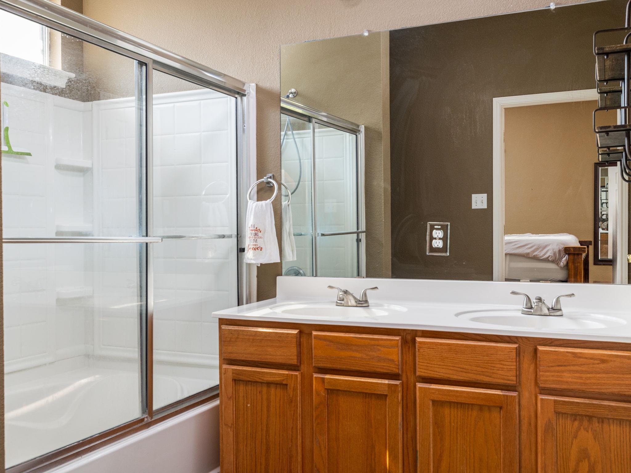 116 Brown St, Hutto, TX 78634