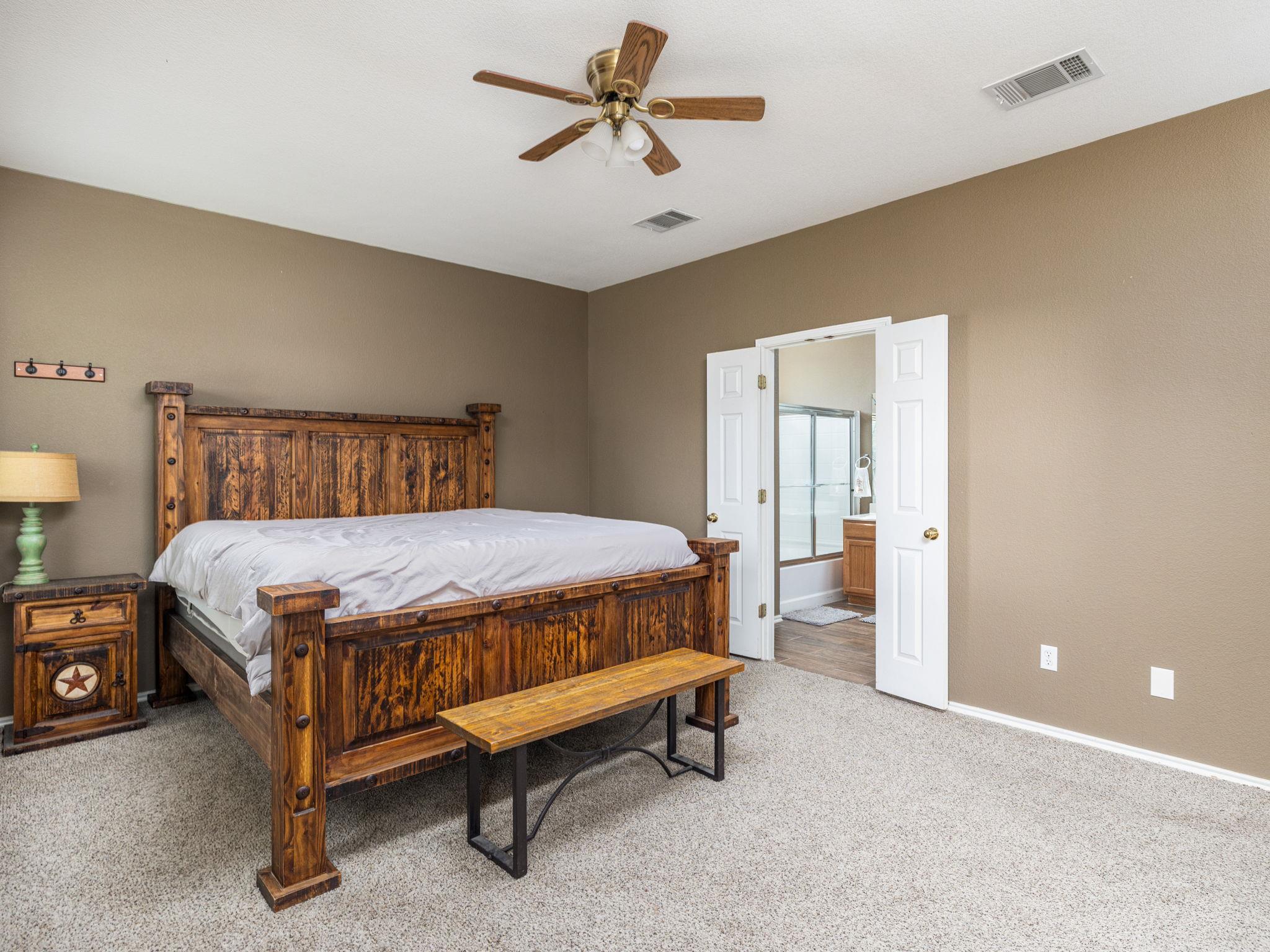 116 Brown St, Hutto, TX 78634