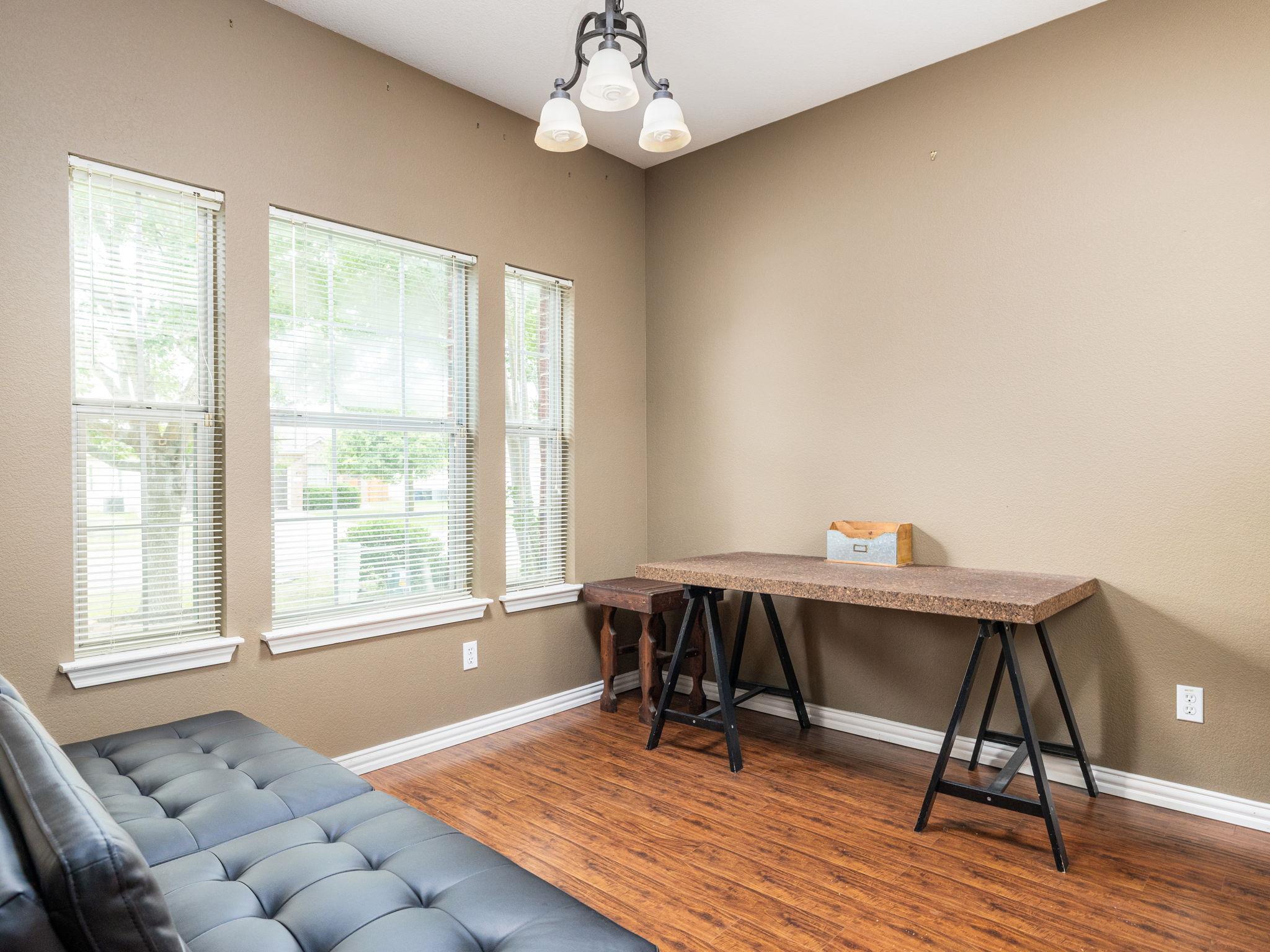 116 Brown St, Hutto, TX 78634