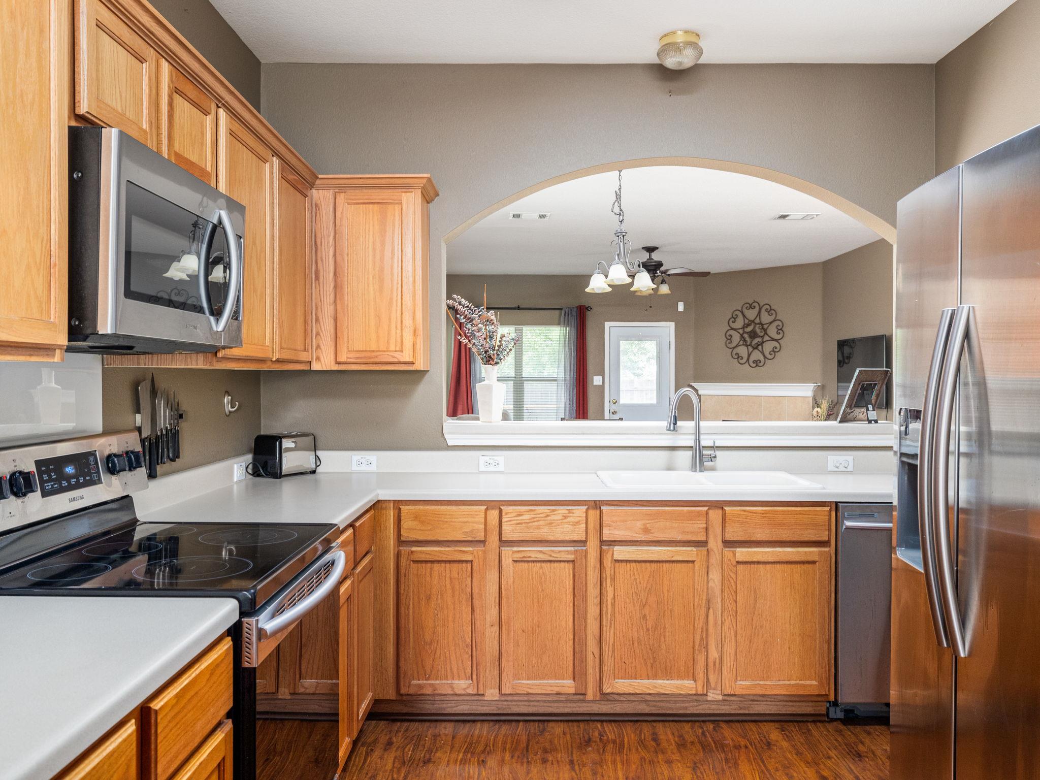 116 Brown St, Hutto, TX 78634