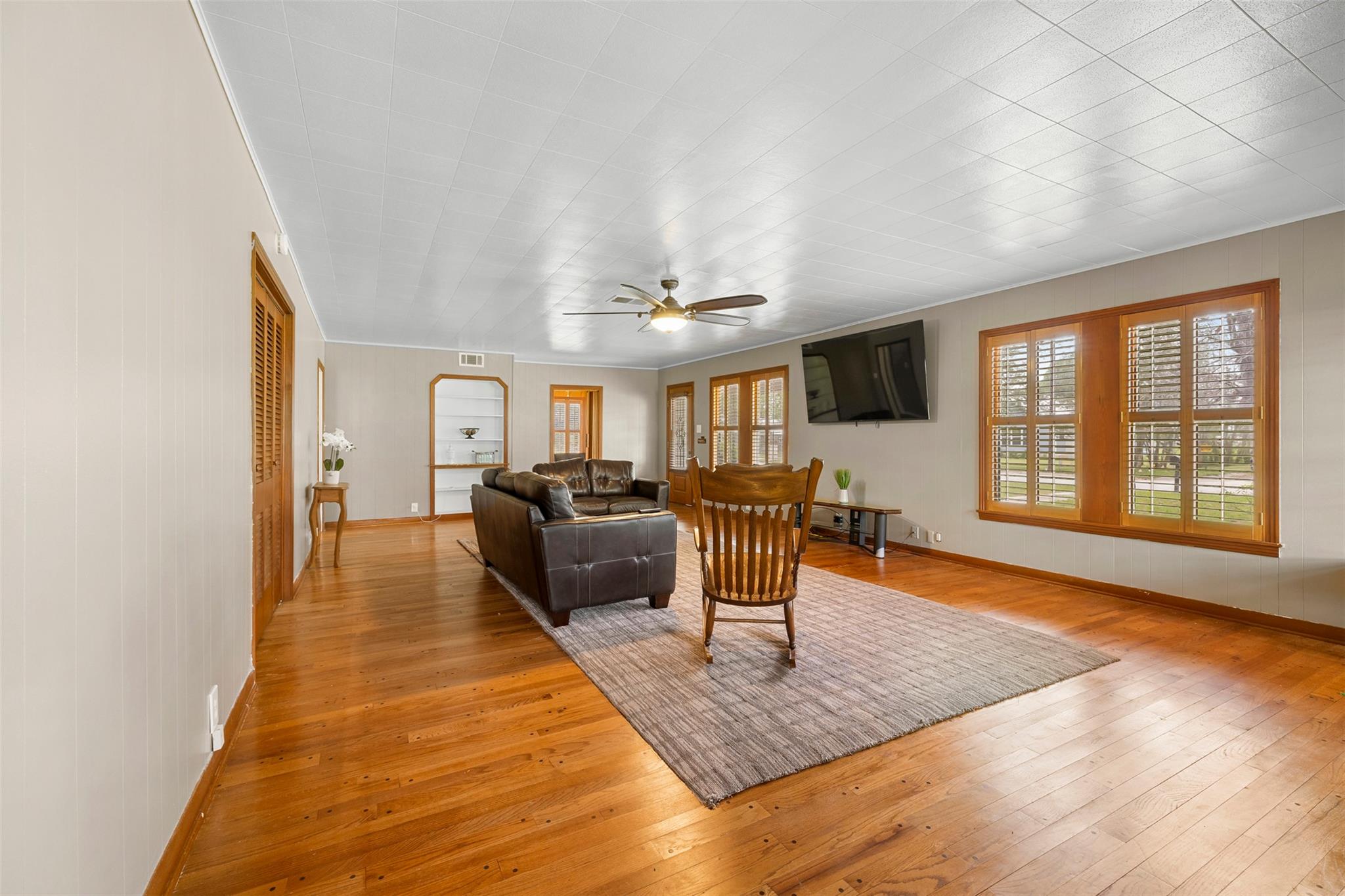 500 W Austin St, Luling, TX 78648