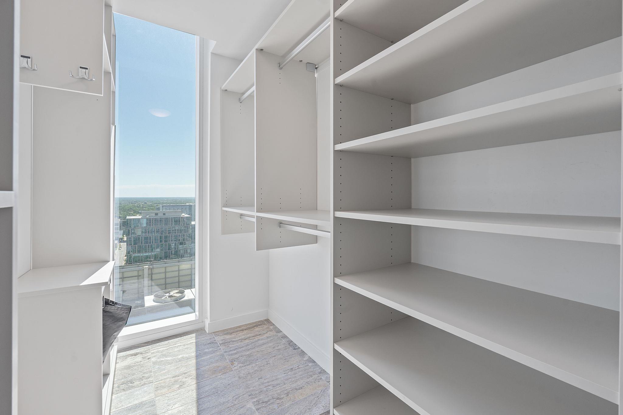 313 W 17th St # 2301, Austin, TX 78701