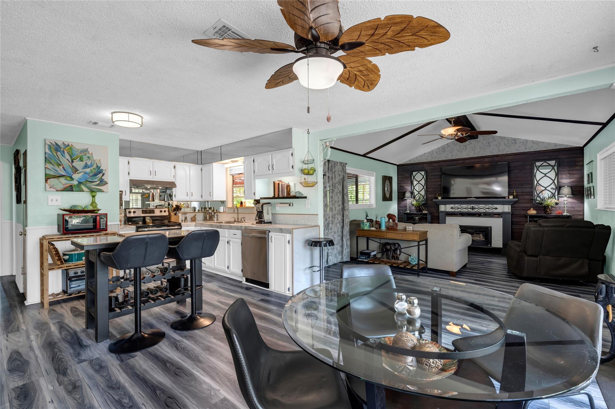 23024 Round Mountain Cir, Leander, TX 78641